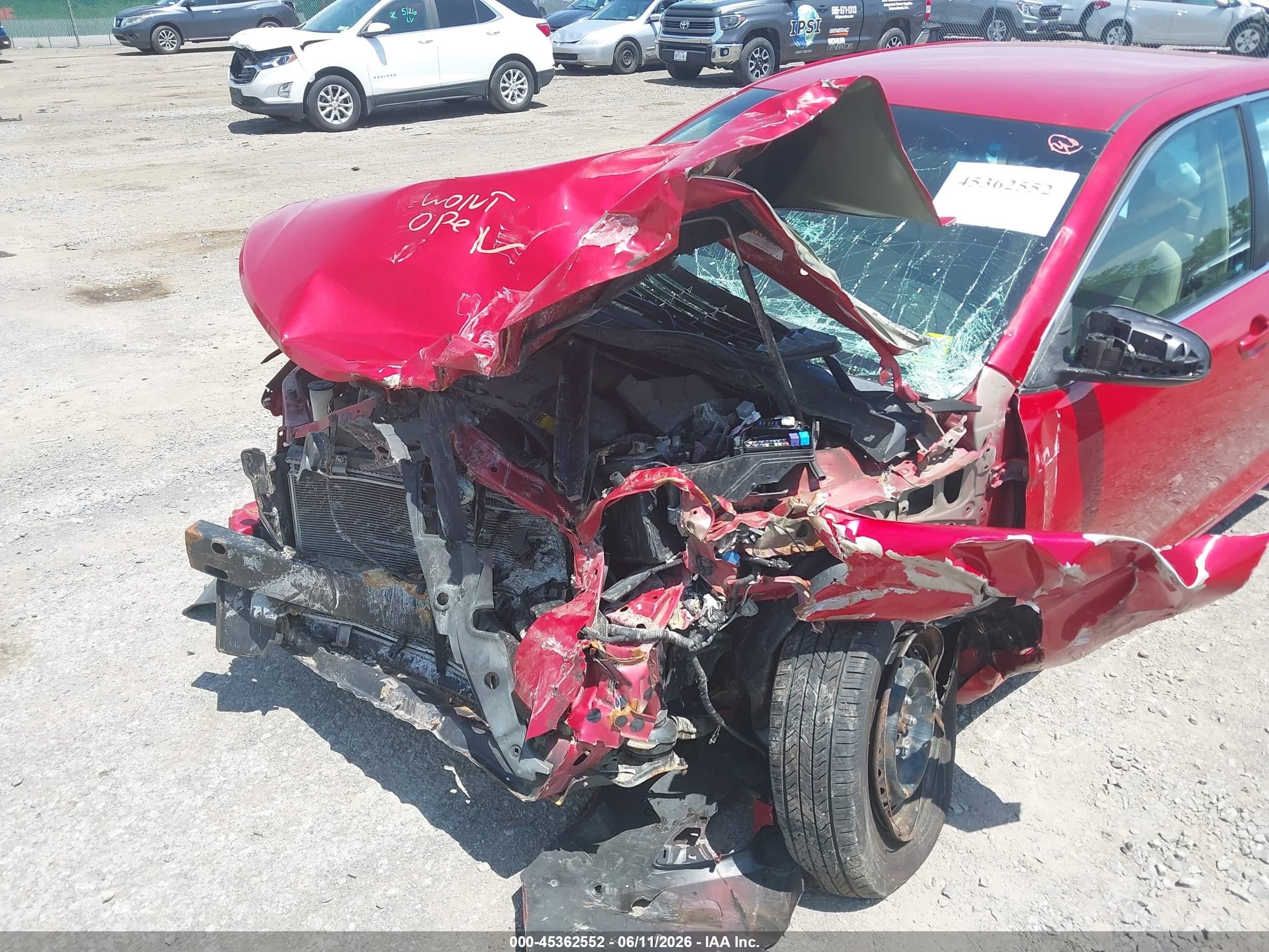 2013 Toyota Camry Le Red vin: 4T1BF1FK8DU642336