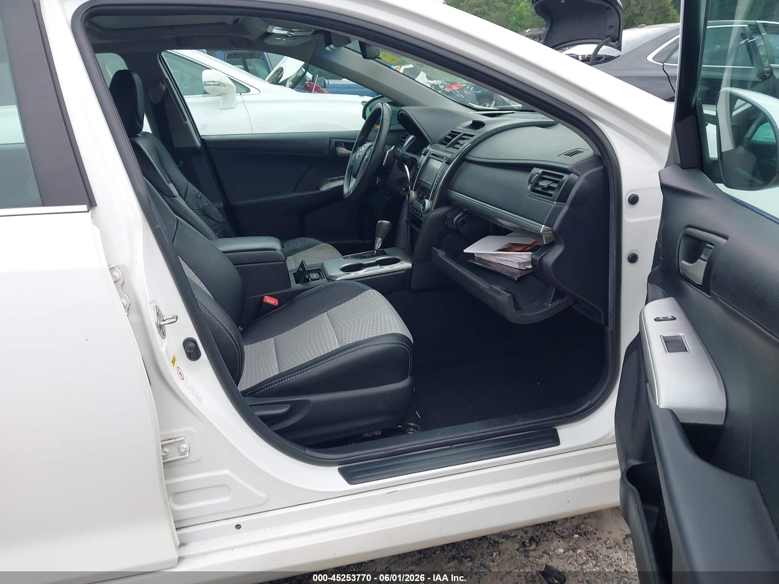 2013 Toyota Camry Se White vin: 4T1BF1FK8DU645382