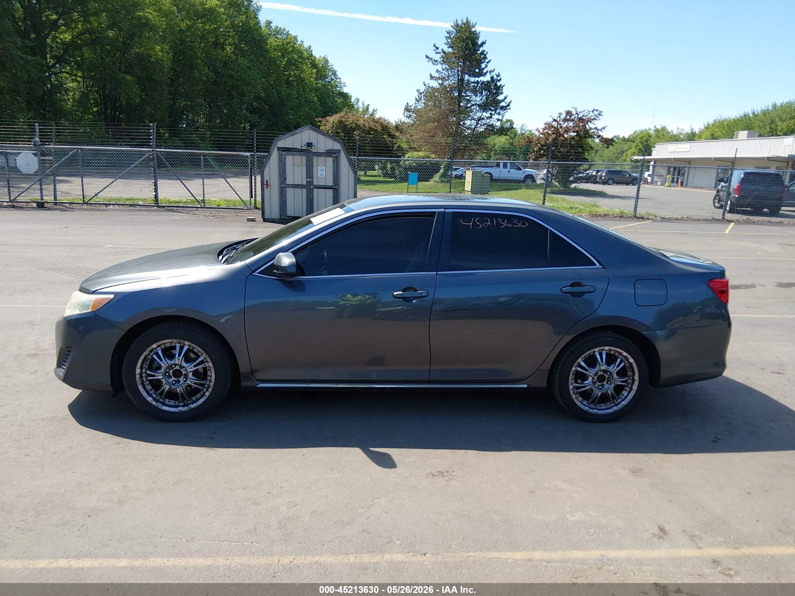 2013 Toyota Camry Le Серый vin: 4T1BF1FK8DU651182