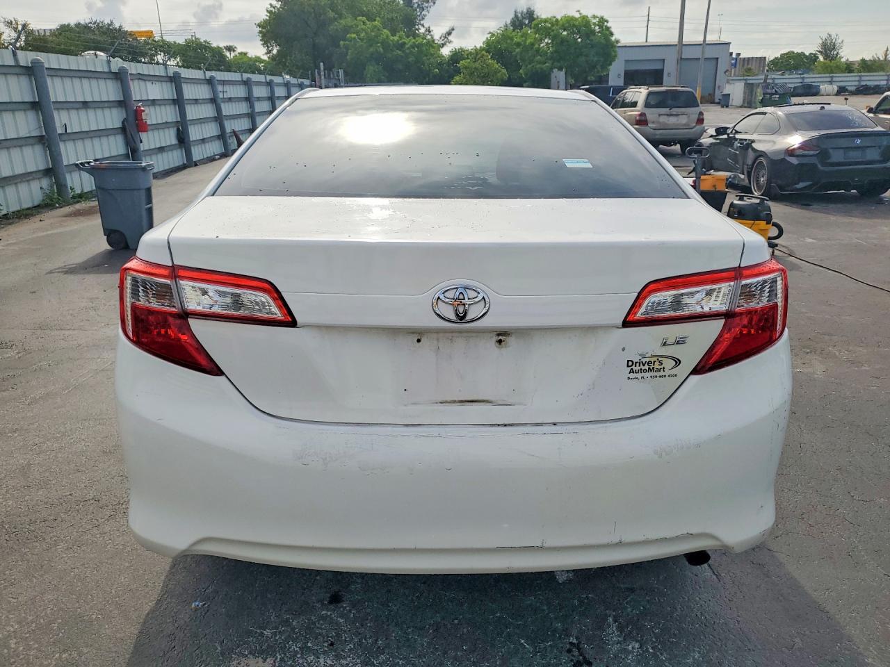 2013 Toyota Camry Le Белый vin: 4T1BF1FK8DU653465