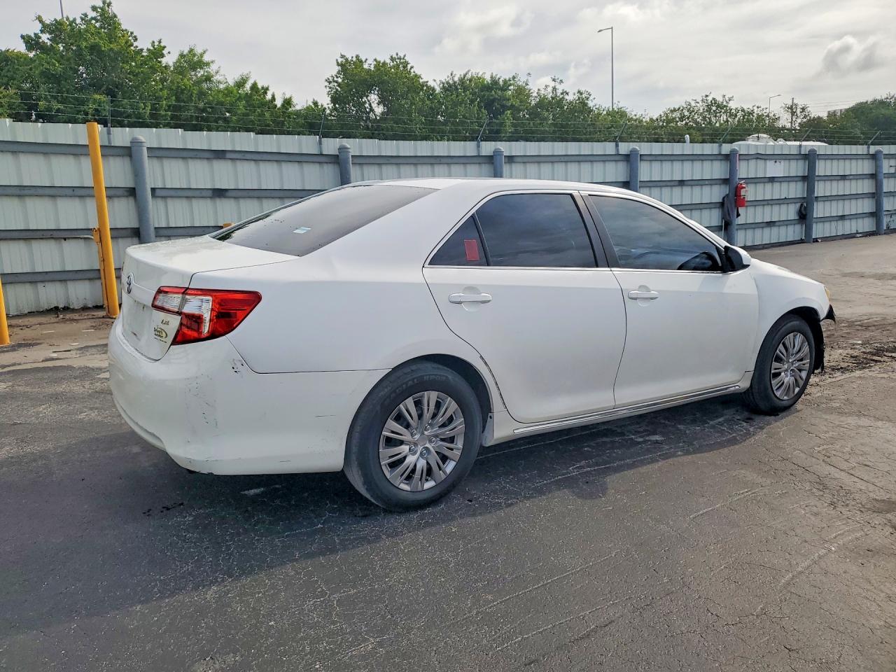 2013 Toyota Camry Le Белый vin: 4T1BF1FK8DU653465