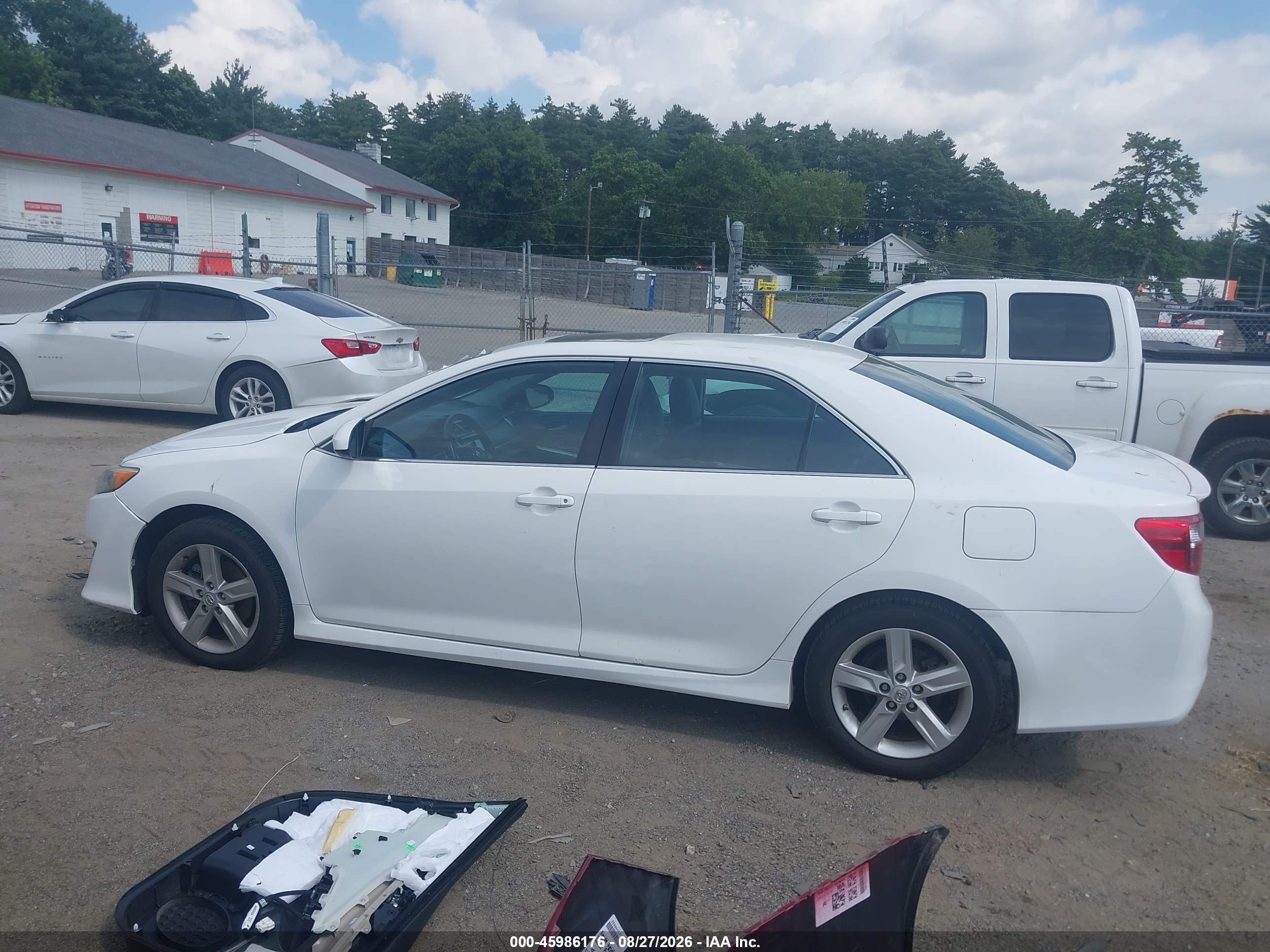 2013 Toyota Camry Se White vin: 4T1BF1FK8DU687583