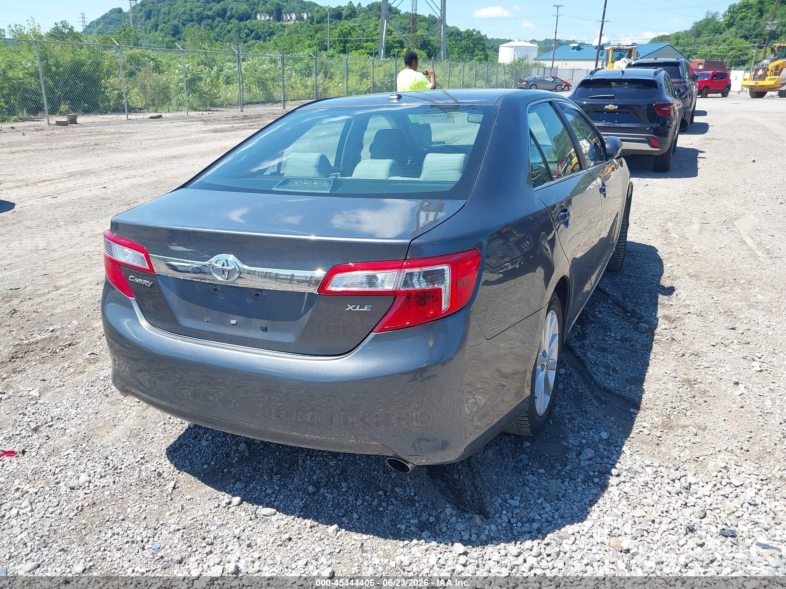 2013 Toyota Camry Xle Gray vin: 4T1BF1FK8DU697322