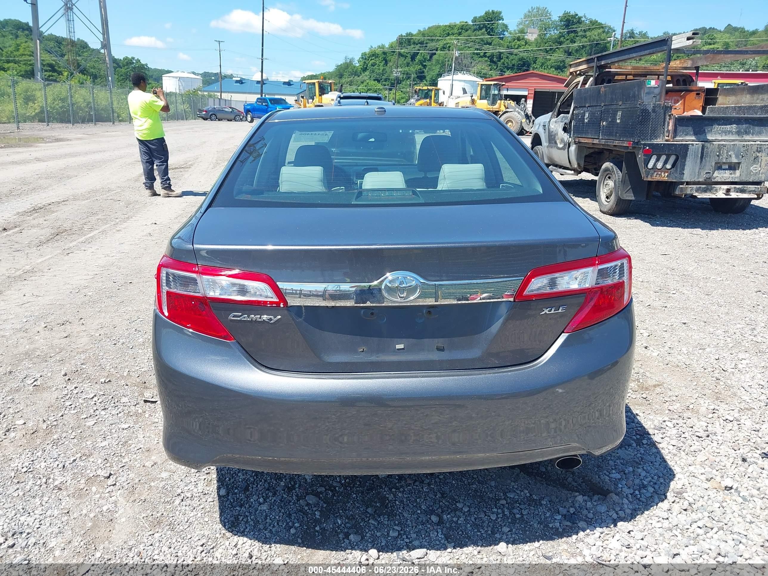 2013 Toyota Camry Xle Gray vin: 4T1BF1FK8DU697322