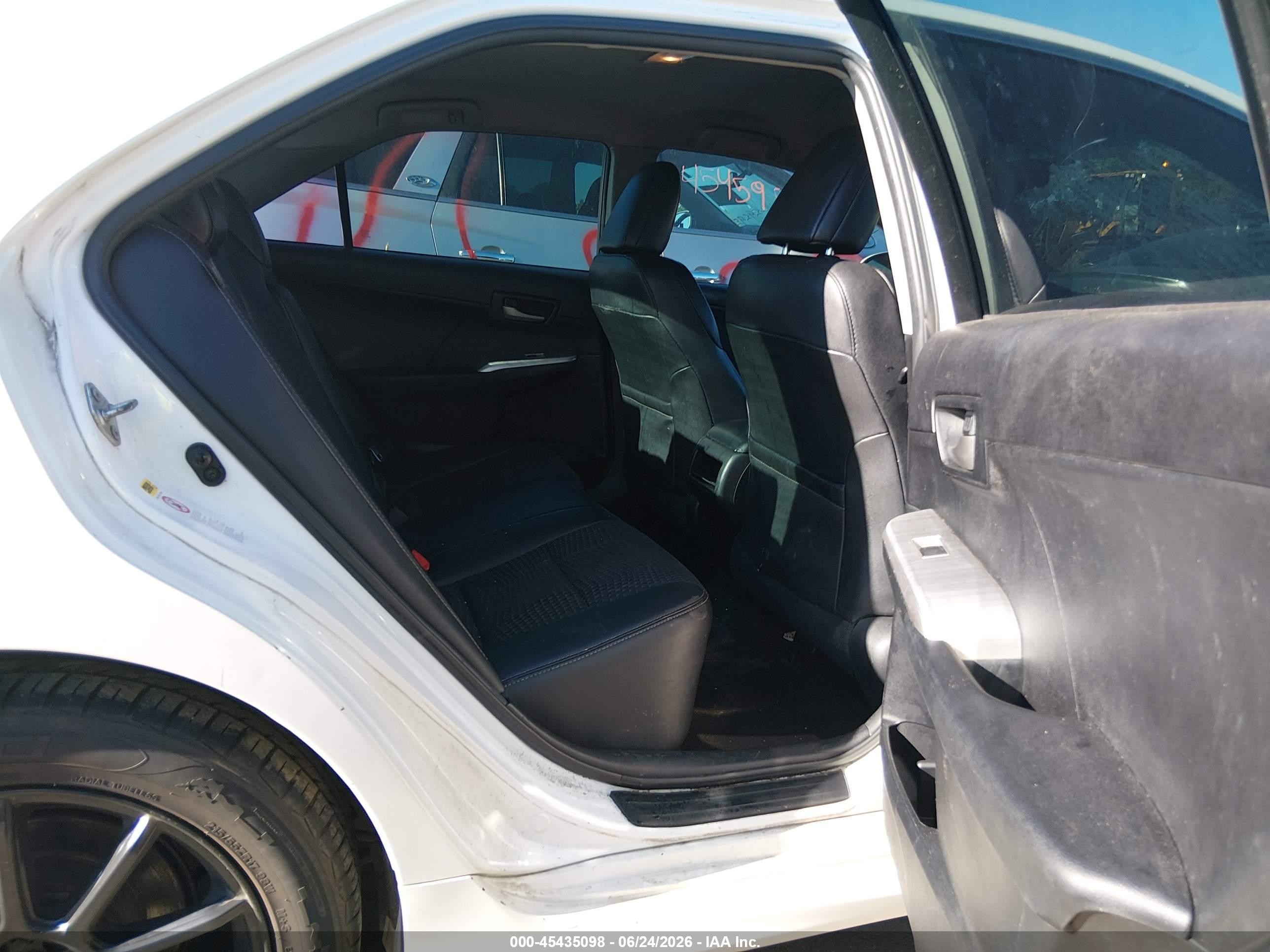 2013 Toyota Camry Se White vin: 4T1BF1FK8DU712806