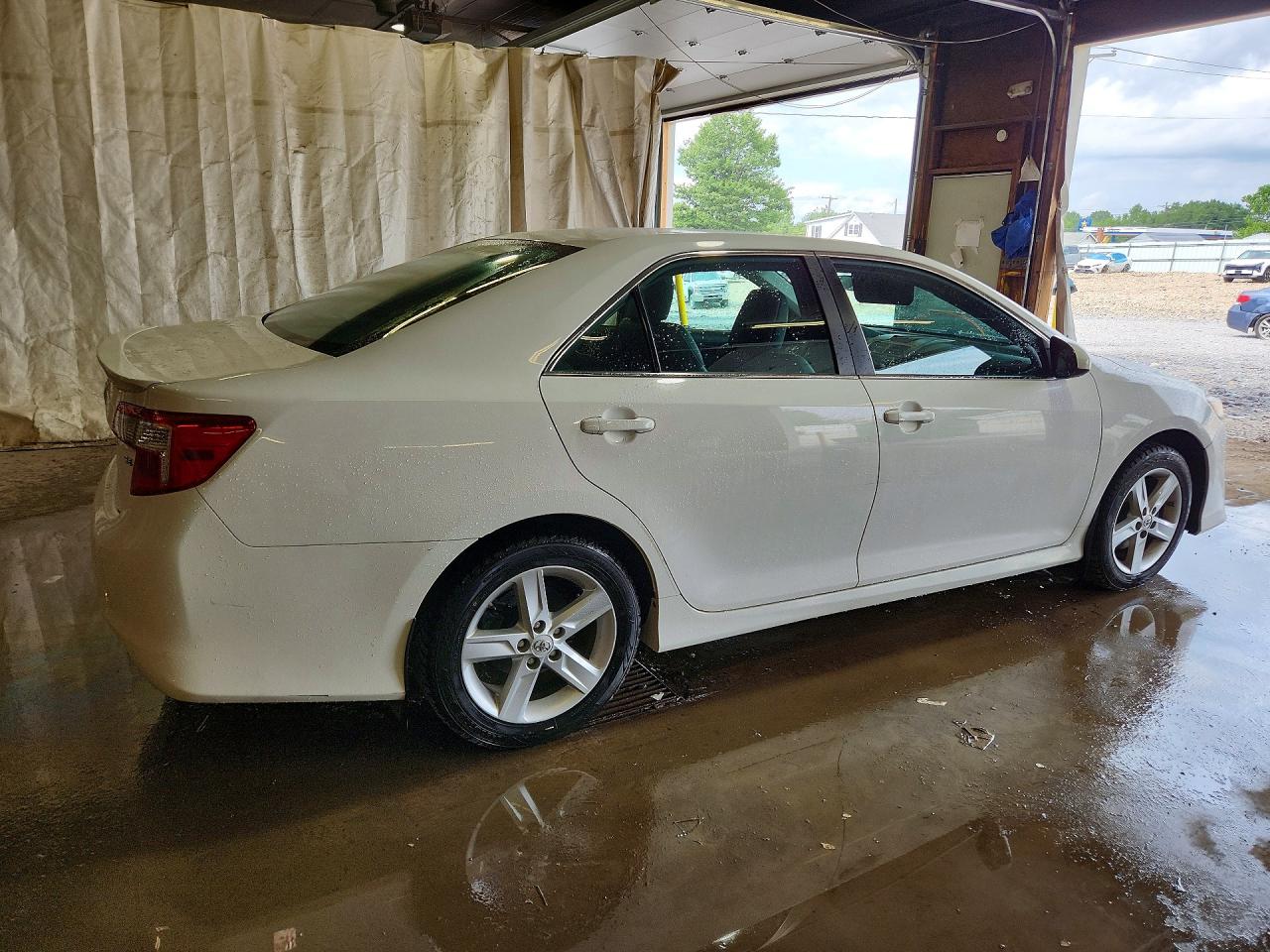 2014 Toyota Camry Se White vin: 4T1BF1FK8EU312018