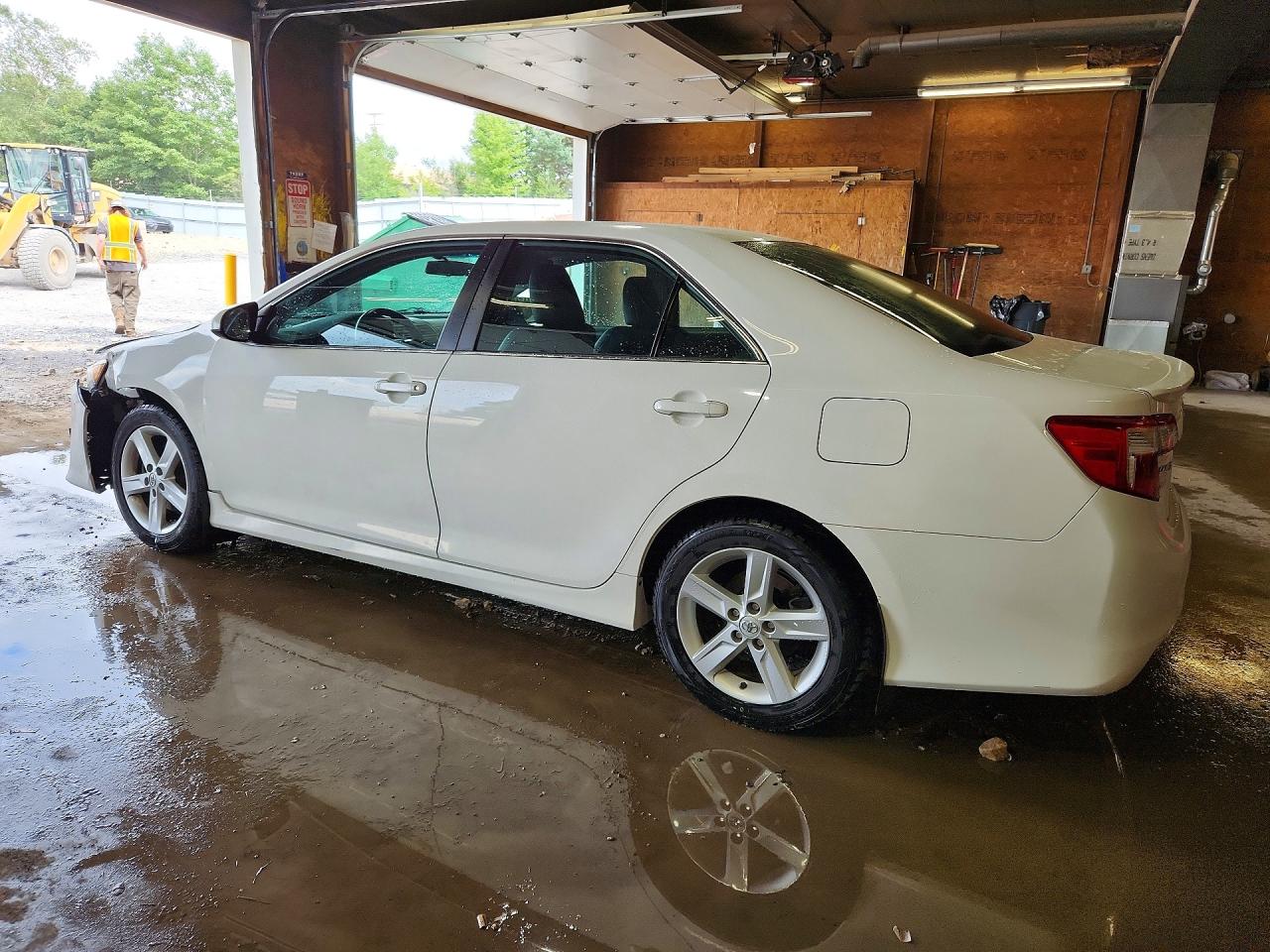 2014 Toyota Camry Se White vin: 4T1BF1FK8EU312018