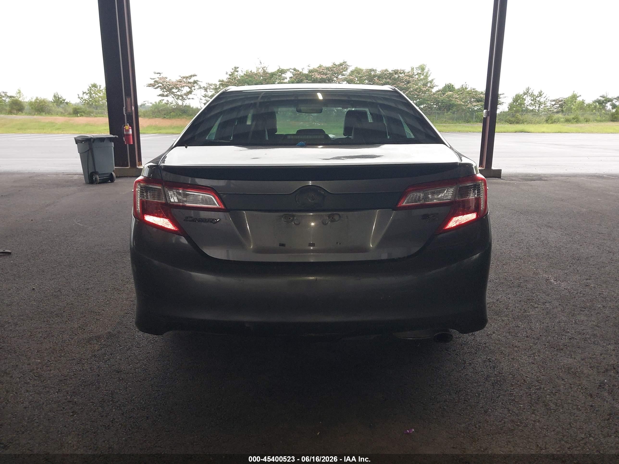 2014 Toyota Camry Se Gray vin: 4T1BF1FK8EU318188