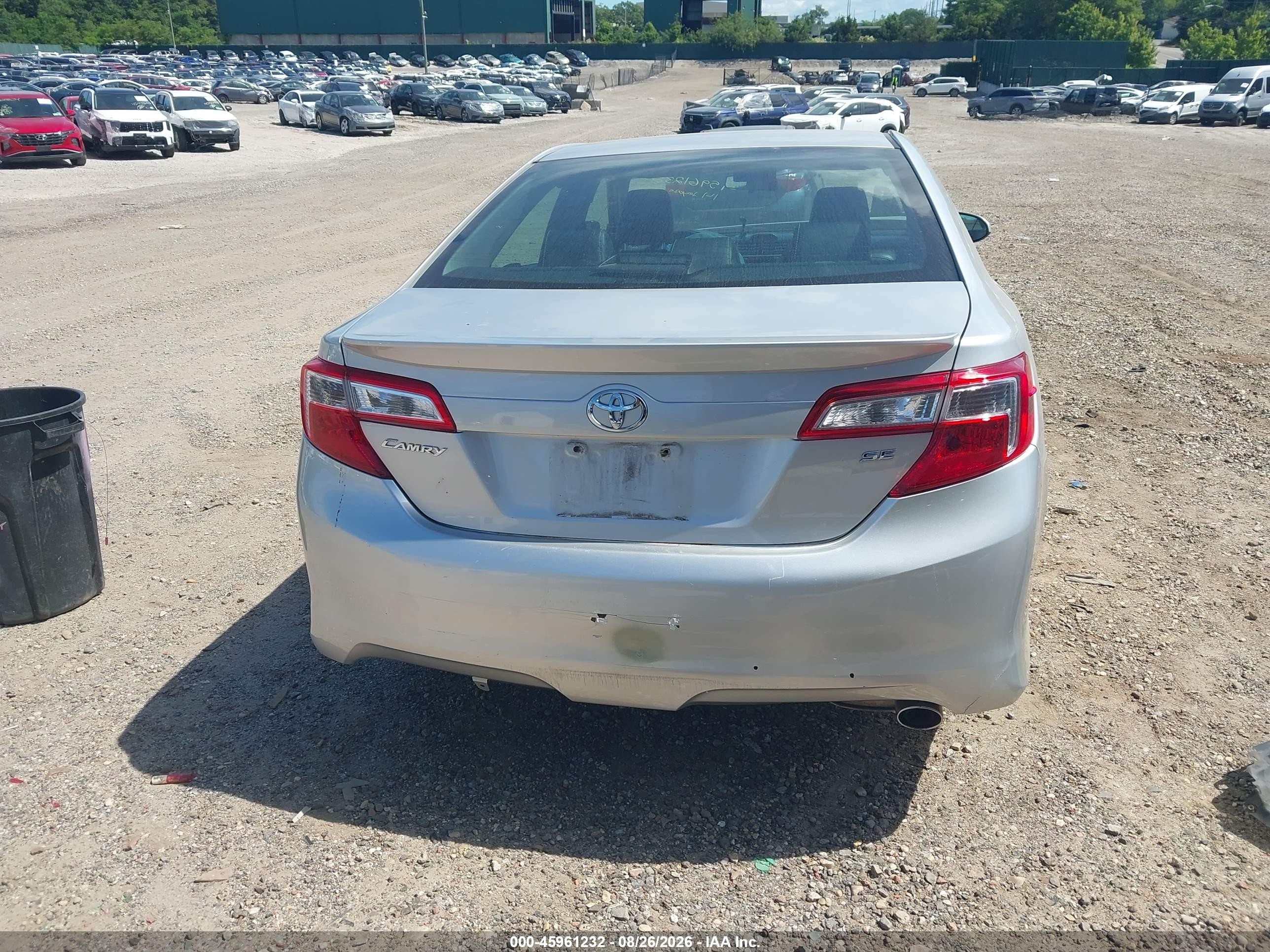 2014 Toyota Camry Se Серебряный vin: 4T1BF1FK8EU320698