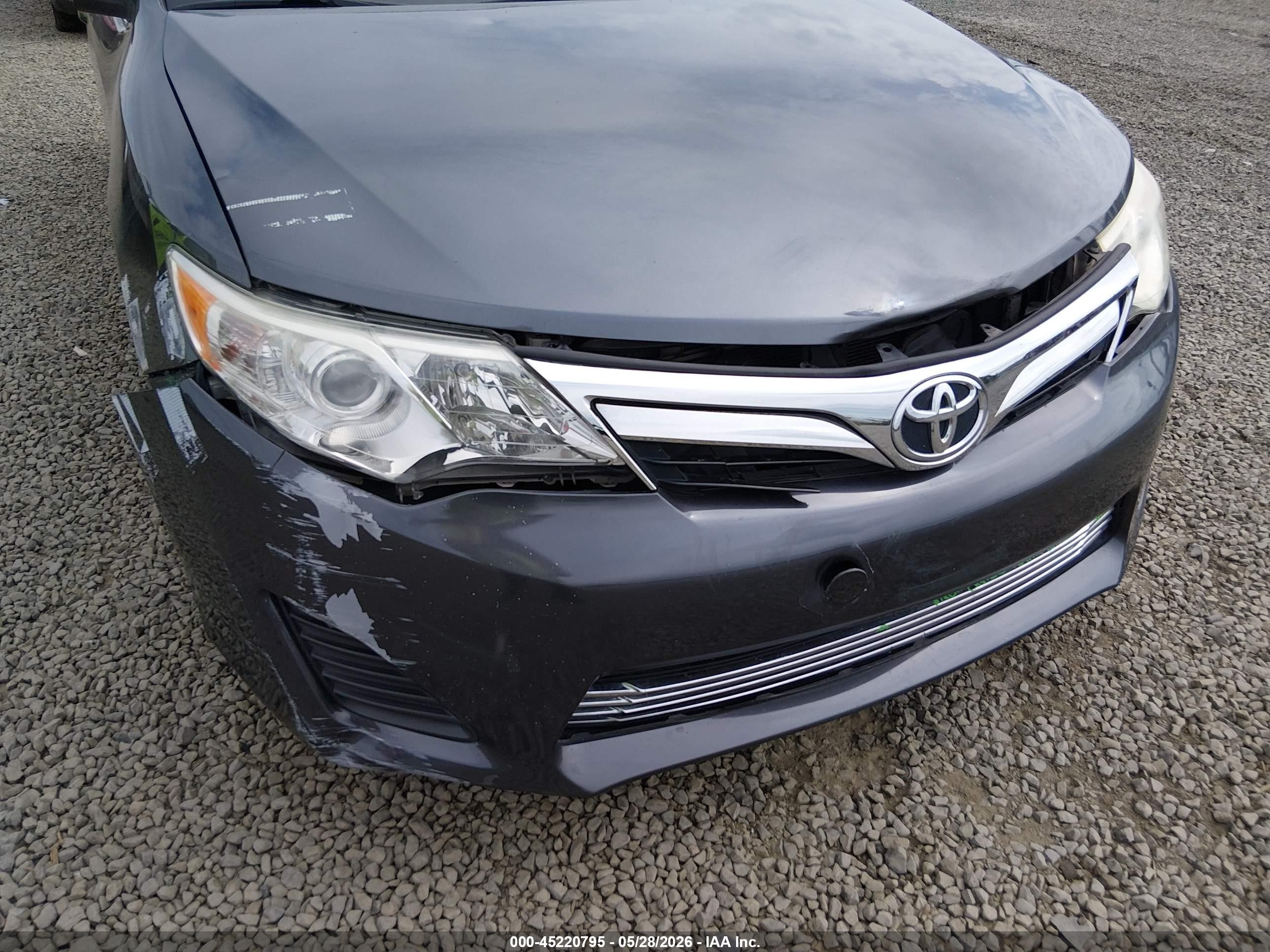 2014 Toyota Camry Le Gray vin: 4T1BF1FK8EU325013