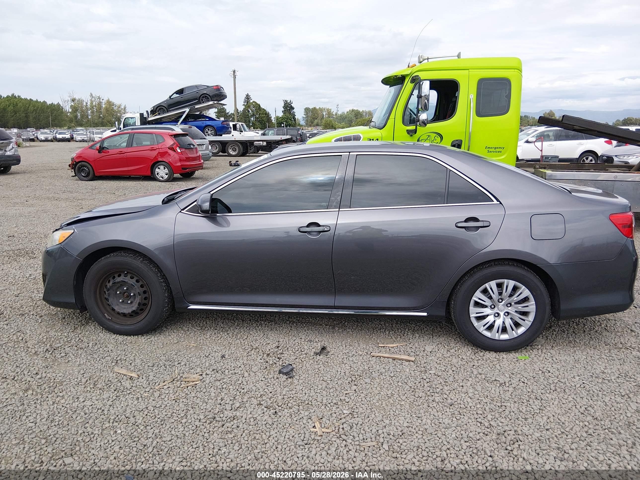 2014 Toyota Camry Le Gray vin: 4T1BF1FK8EU325013