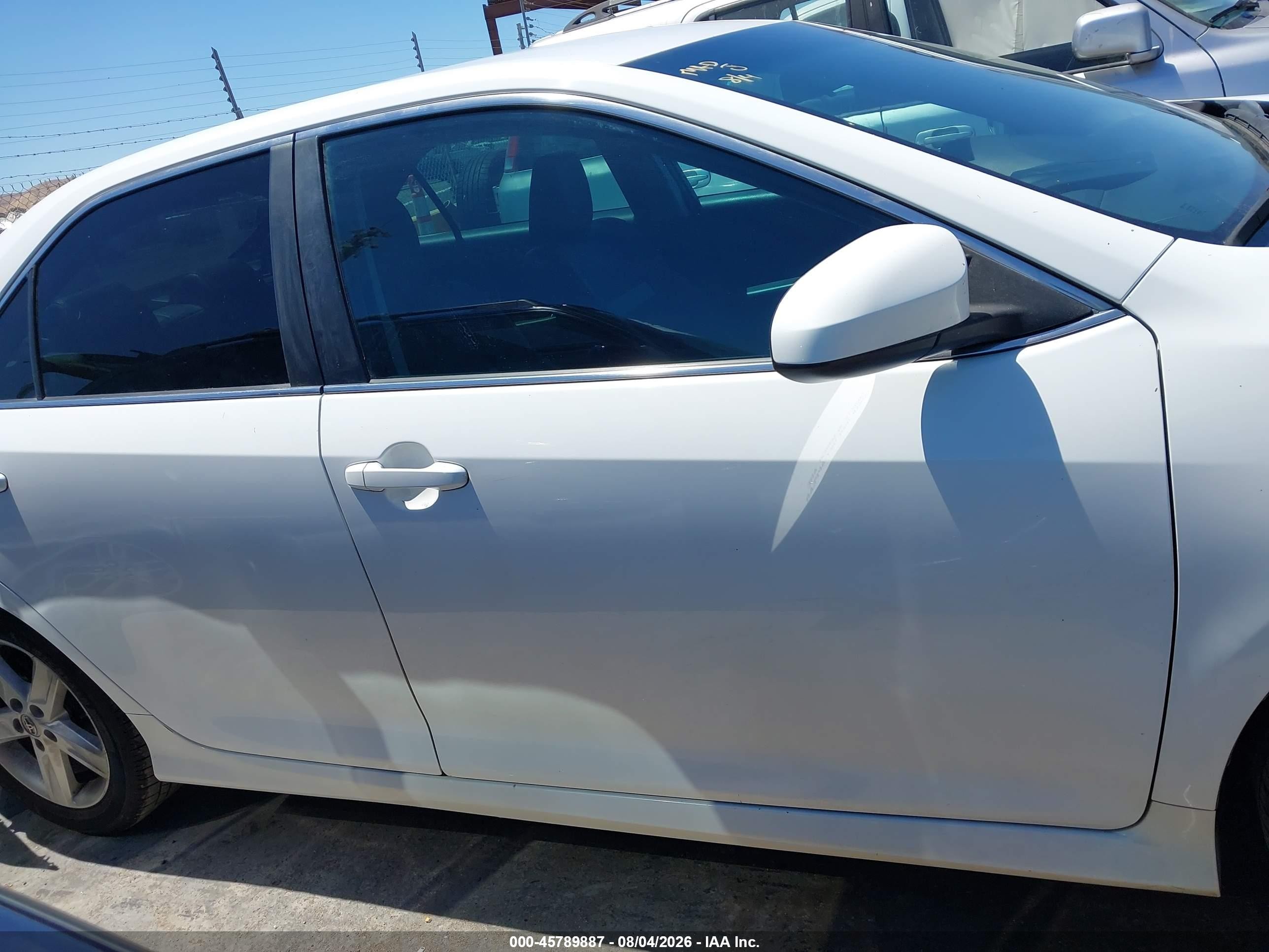 2014 Toyota Camry Se White vin: 4T1BF1FK8EU351918