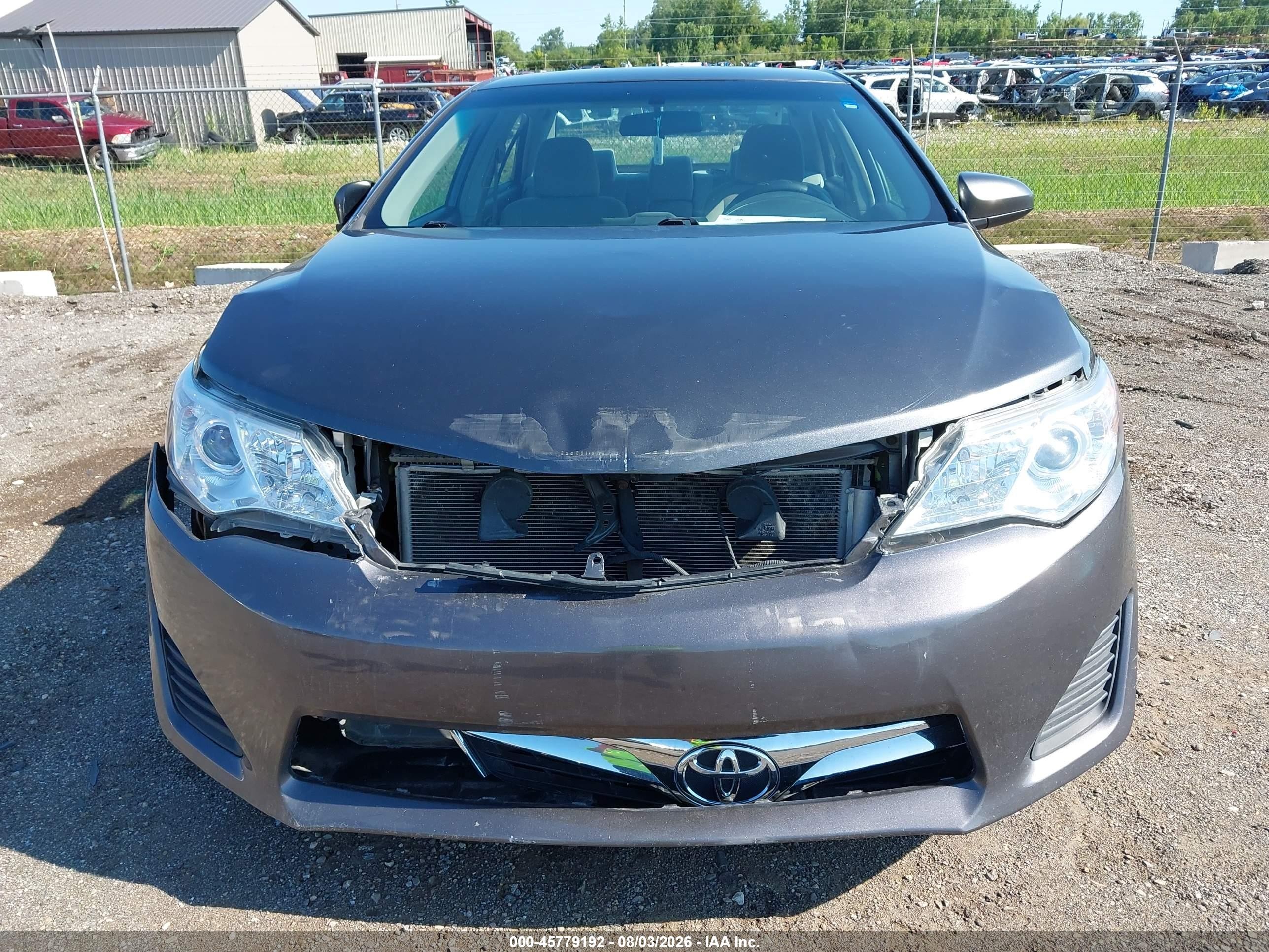 2014 Toyota Camry Le Gray vin: 4T1BF1FK8EU378147