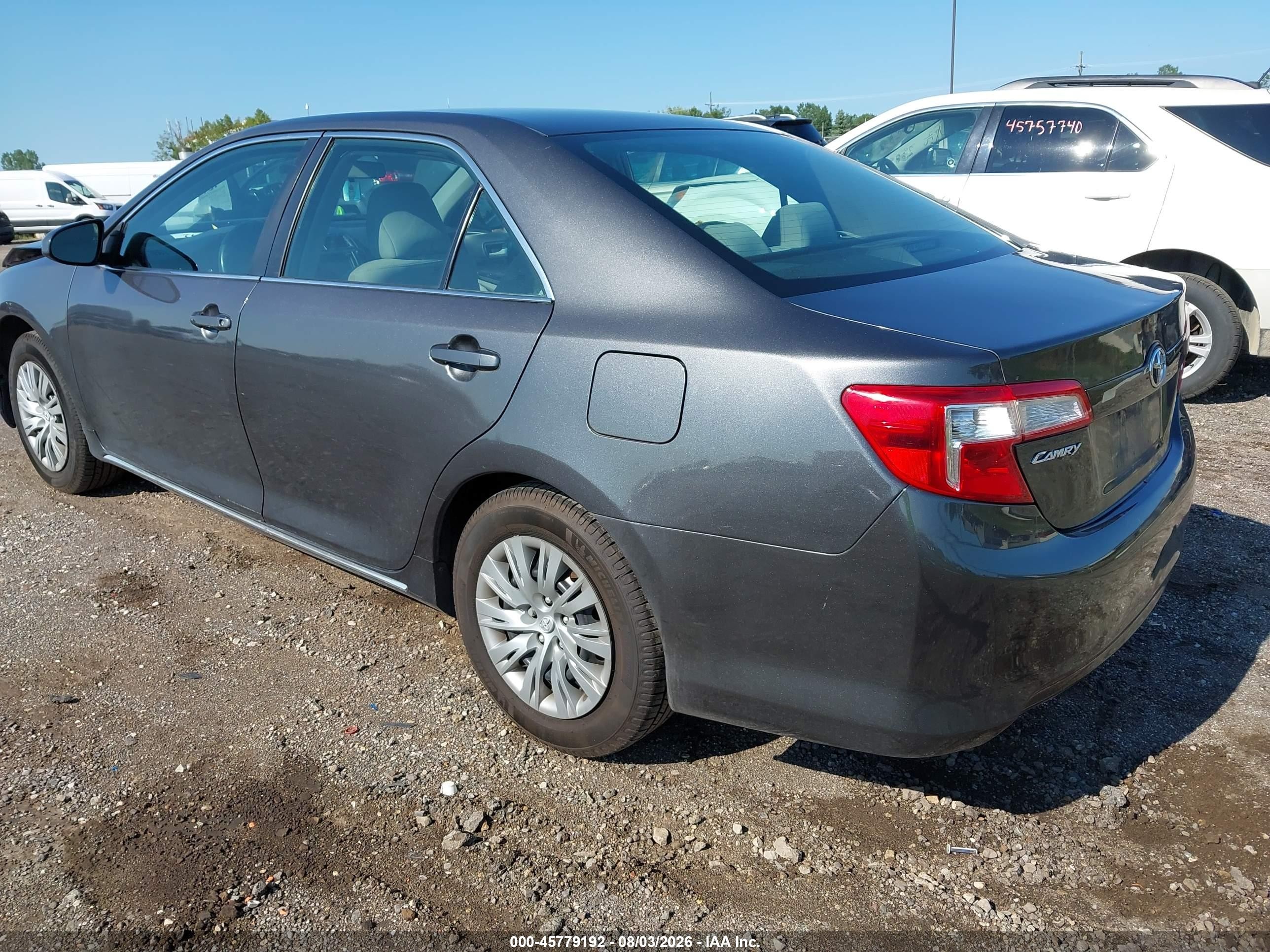 2014 Toyota Camry Le Gray vin: 4T1BF1FK8EU378147