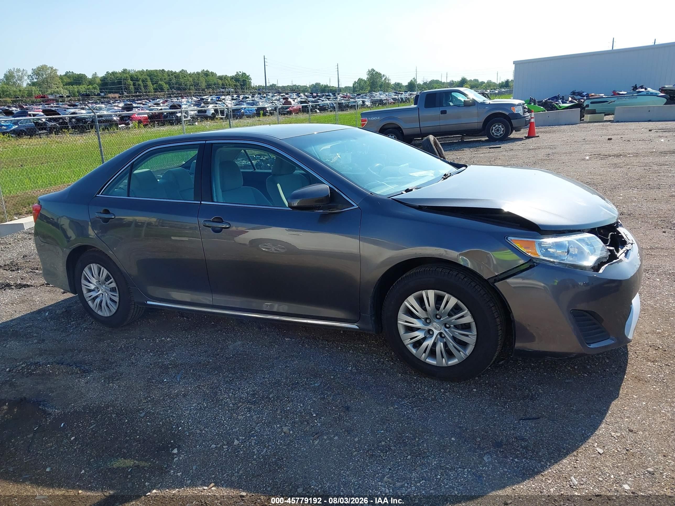 2014 Toyota Camry Le Gray vin: 4T1BF1FK8EU378147