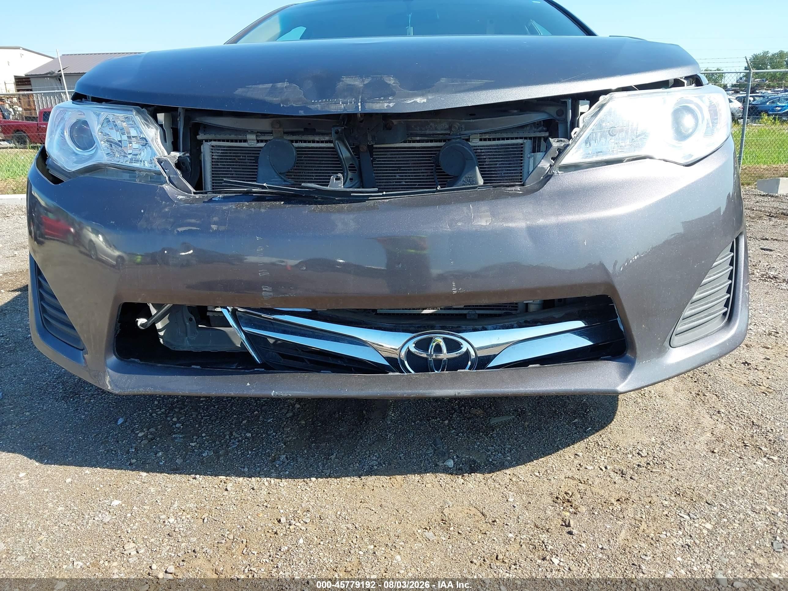 2014 Toyota Camry Le Gray vin: 4T1BF1FK8EU378147