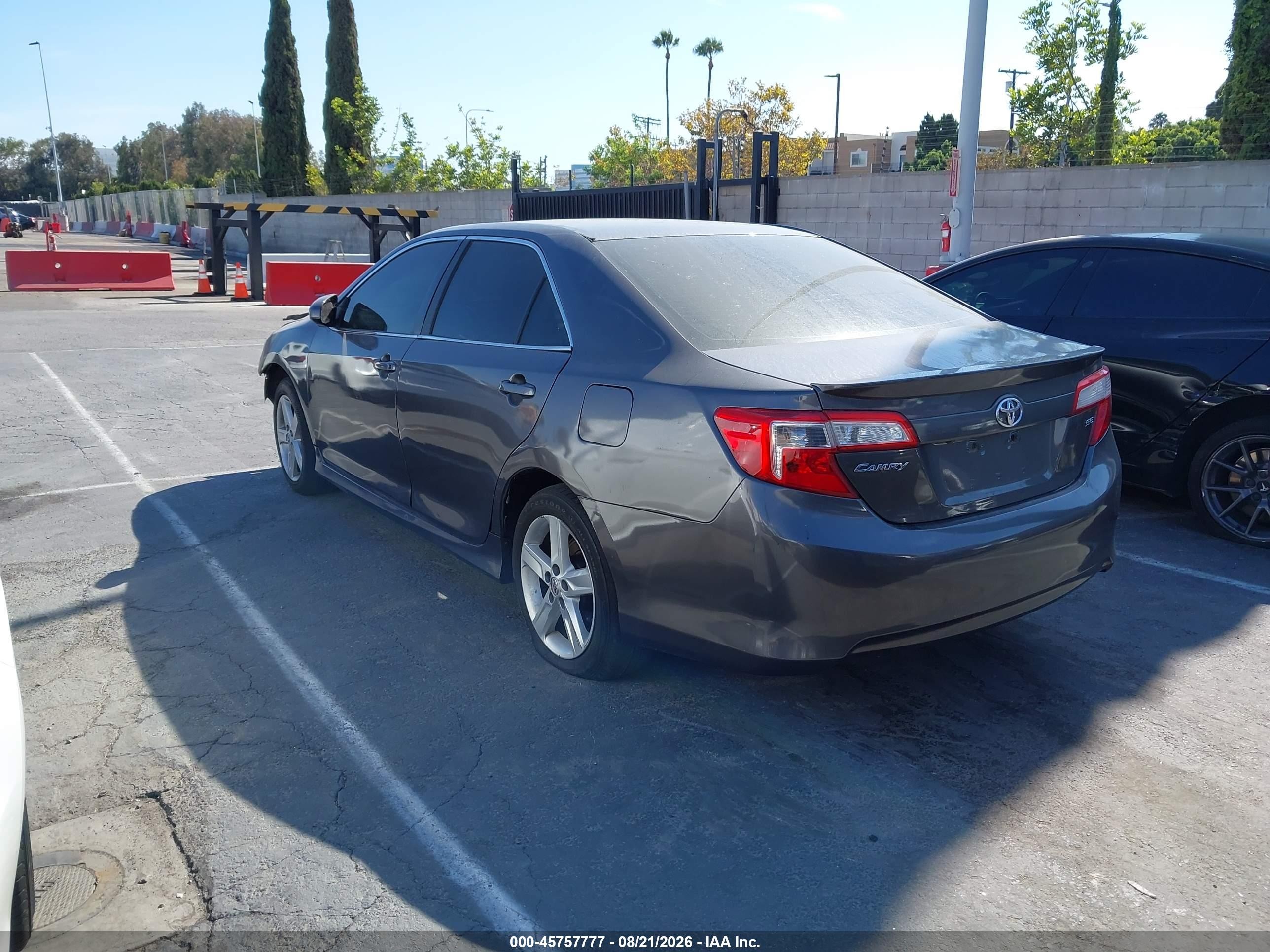 2014 Toyota Camry Se Gray vin: 4T1BF1FK8EU384501