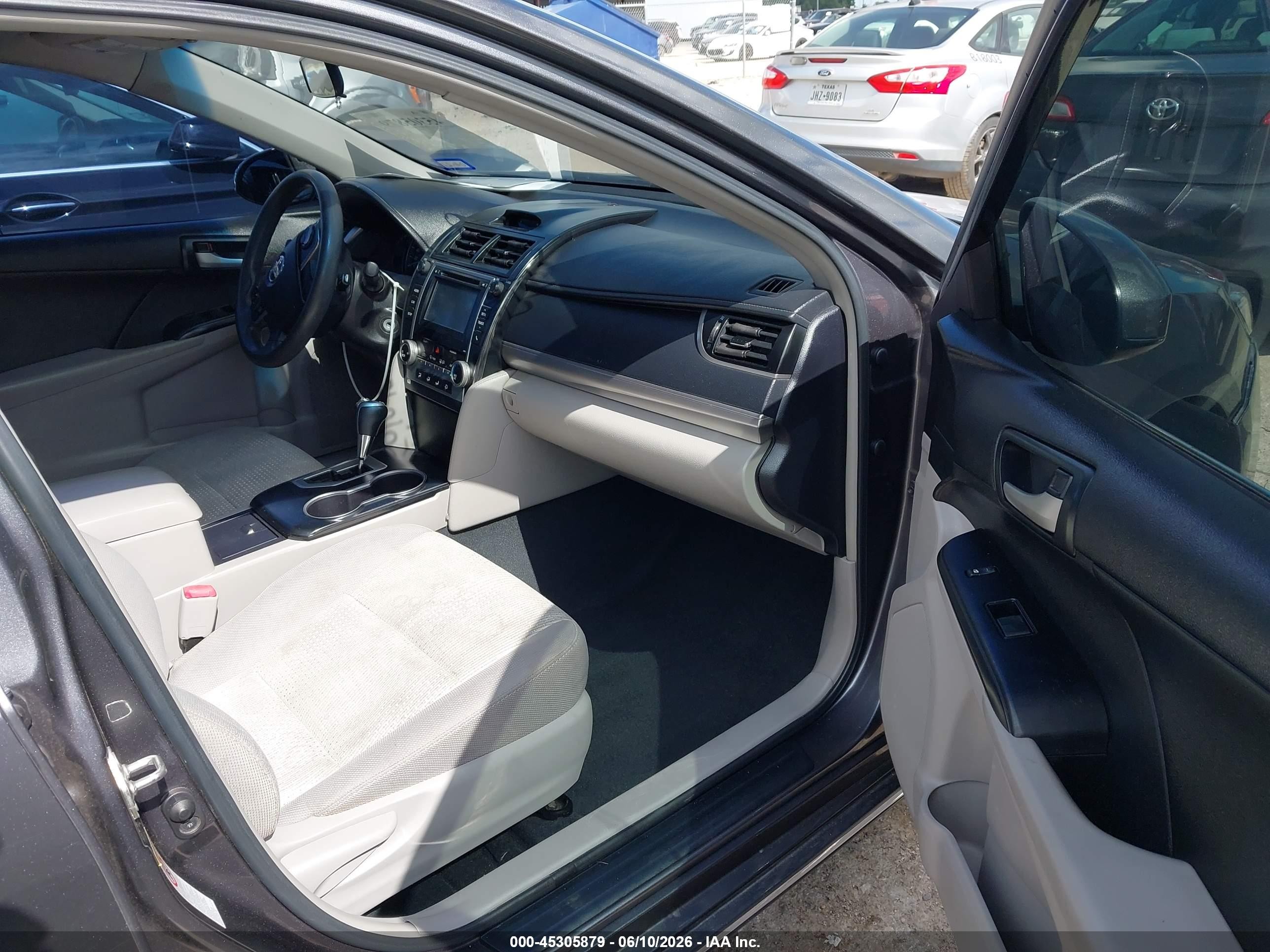 2014 Toyota Camry Le Gray vin: 4T1BF1FK8EU408943