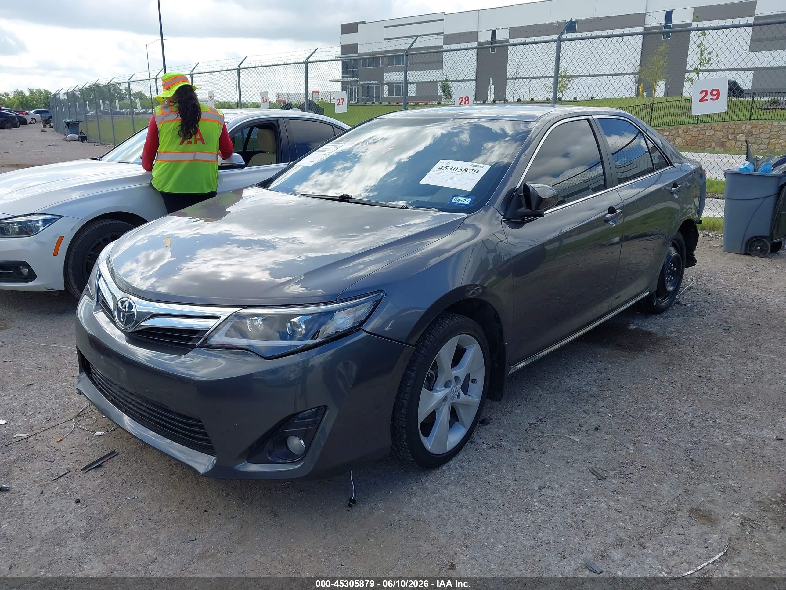 2014 Toyota Camry Le Gray vin: 4T1BF1FK8EU408943