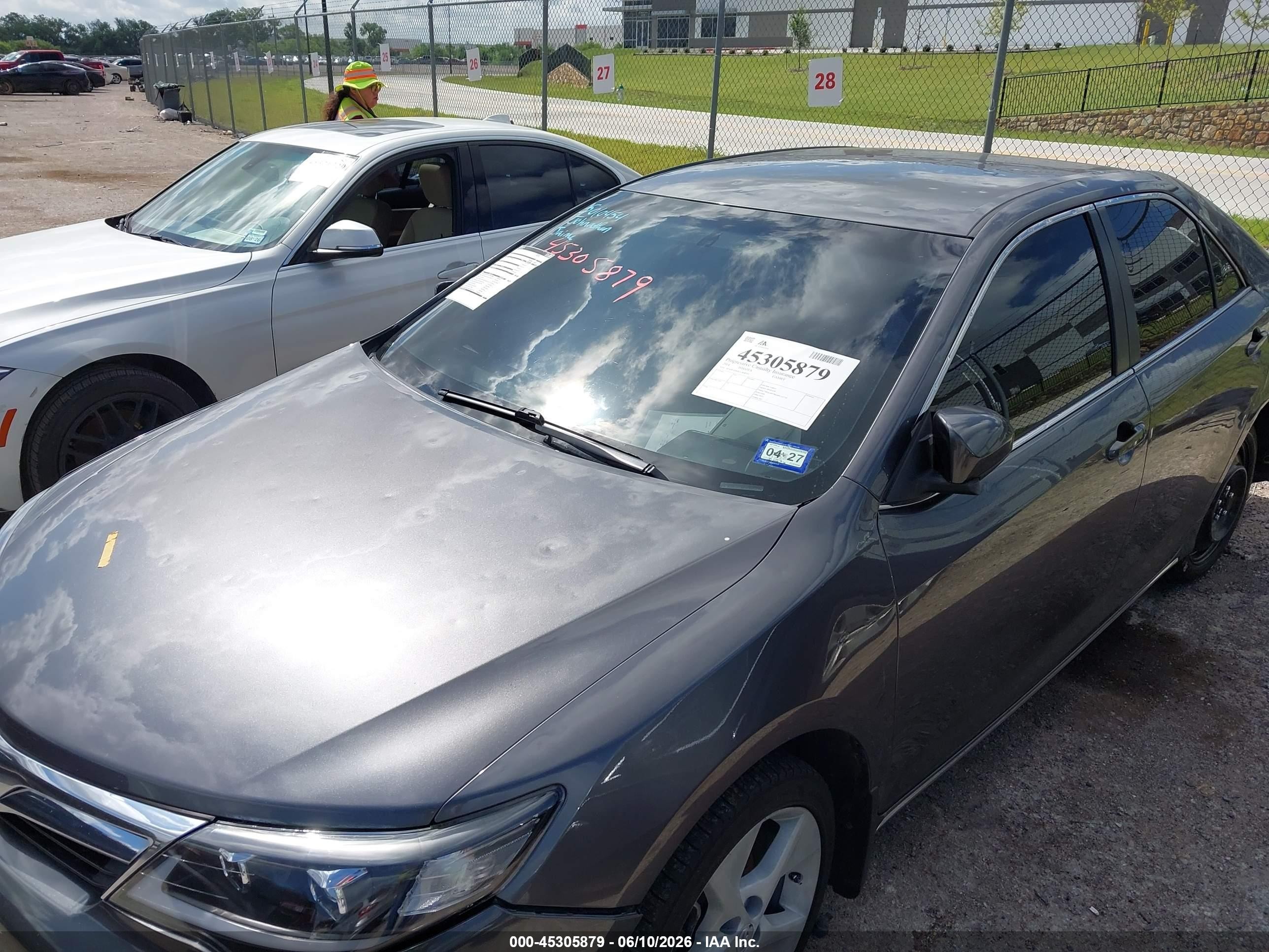 2014 Toyota Camry Le Gray vin: 4T1BF1FK8EU408943