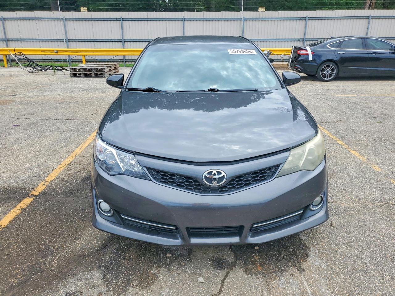 2014 Toyota Camry Se Серый vin: 4T1BF1FK8EU411146