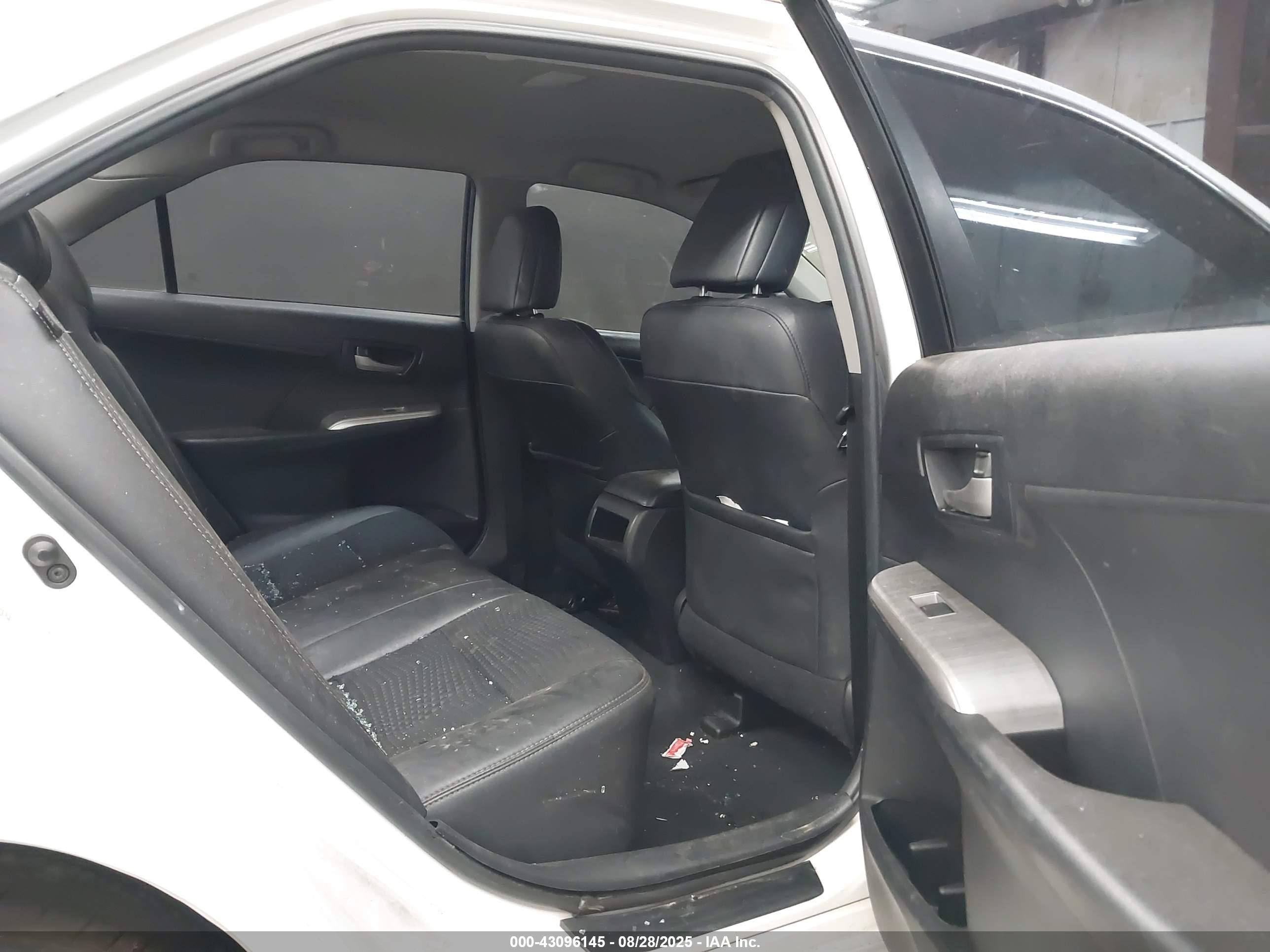 2014 Toyota Camry Se White vin: 4T1BF1FK8EU411731