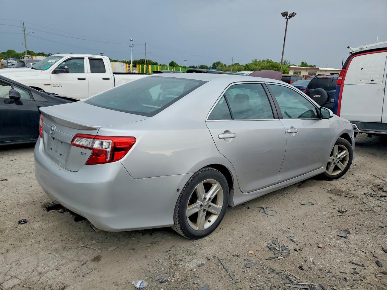 2014 Toyota Camry Se Silver vin: 4T1BF1FK8EU411745