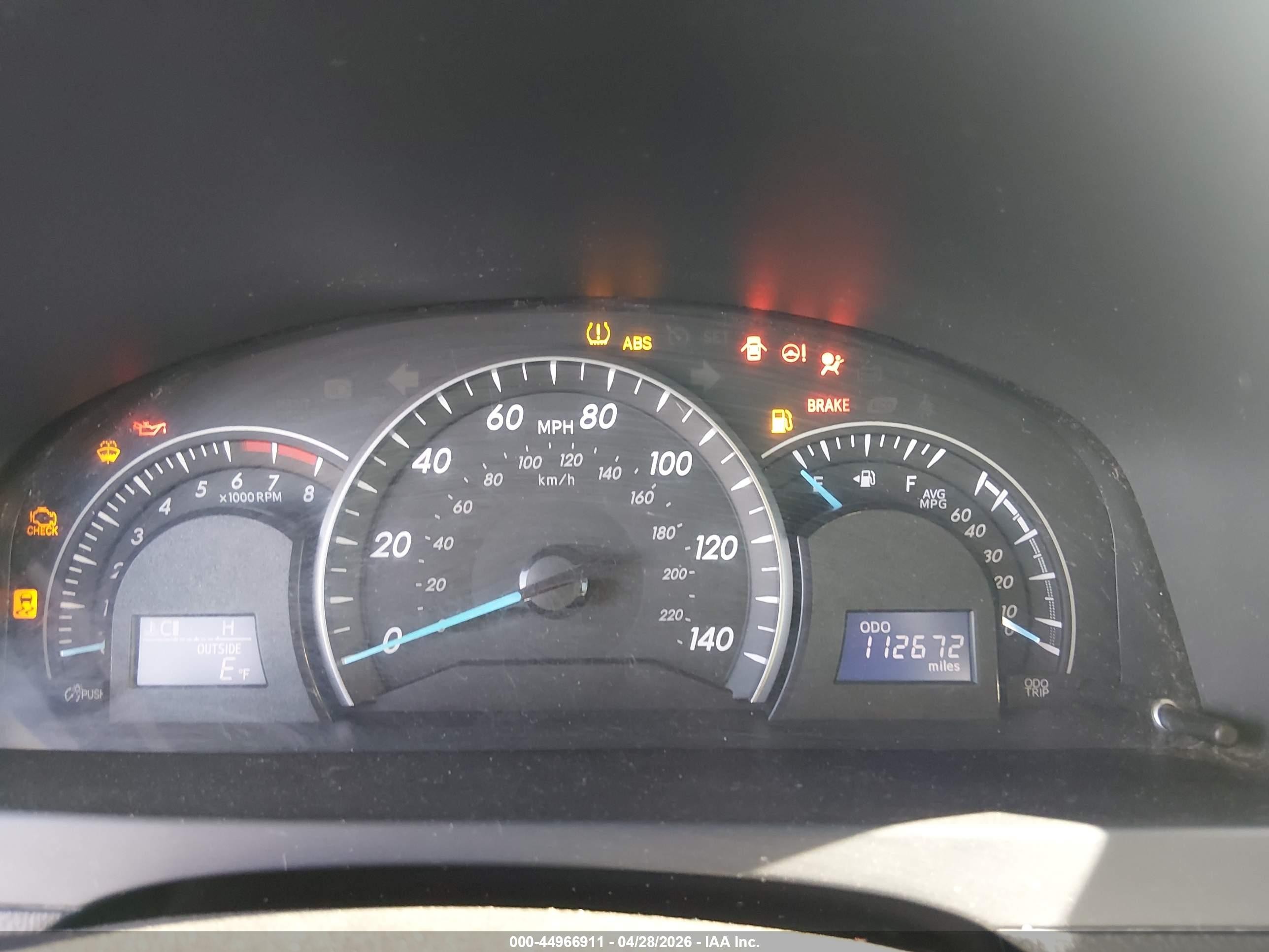 2014 Toyota Camry Le Серебряный vin: 4T1BF1FK8EU425449