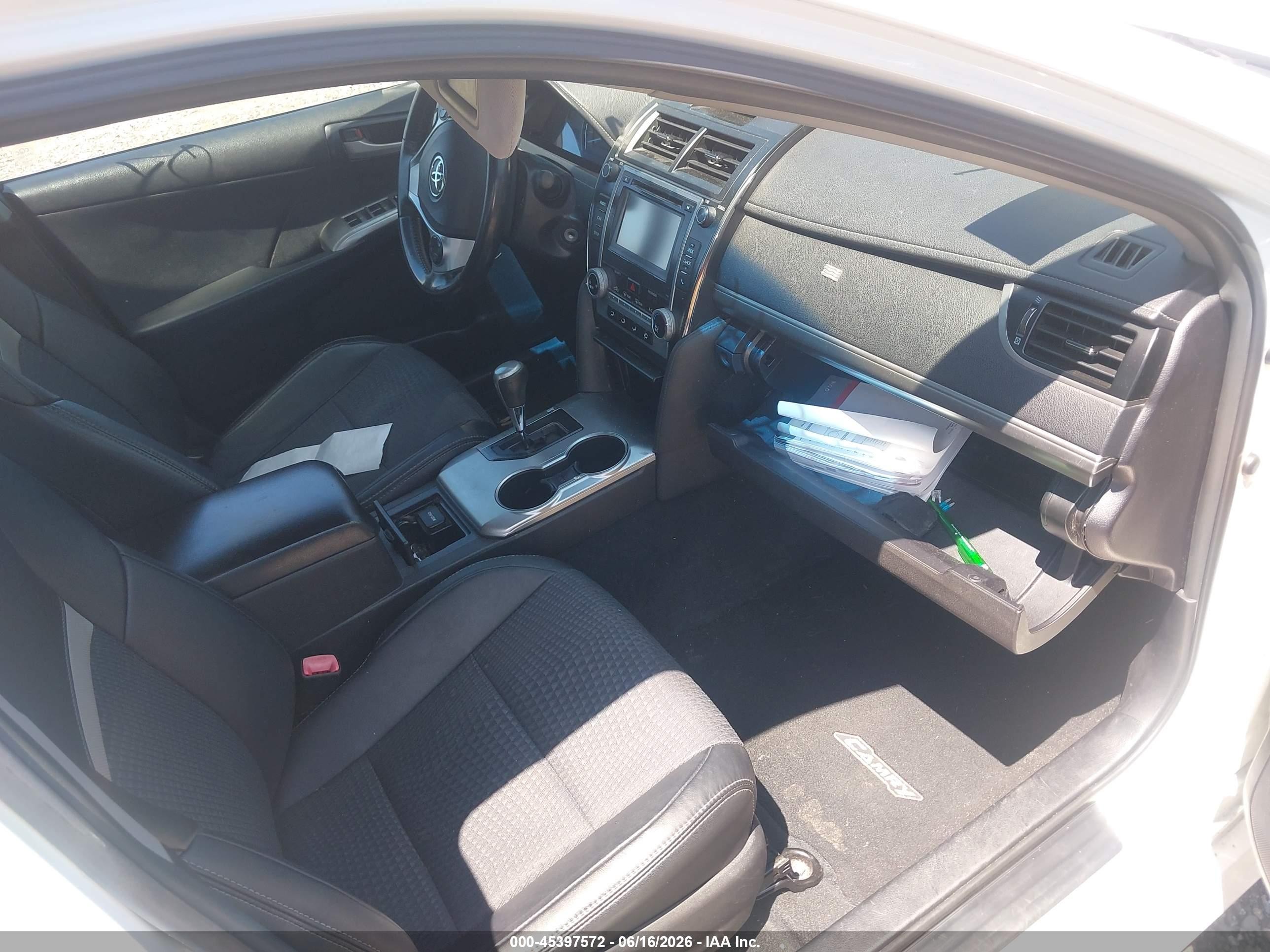 2014 Toyota Camry Se White vin: 4T1BF1FK8EU428139