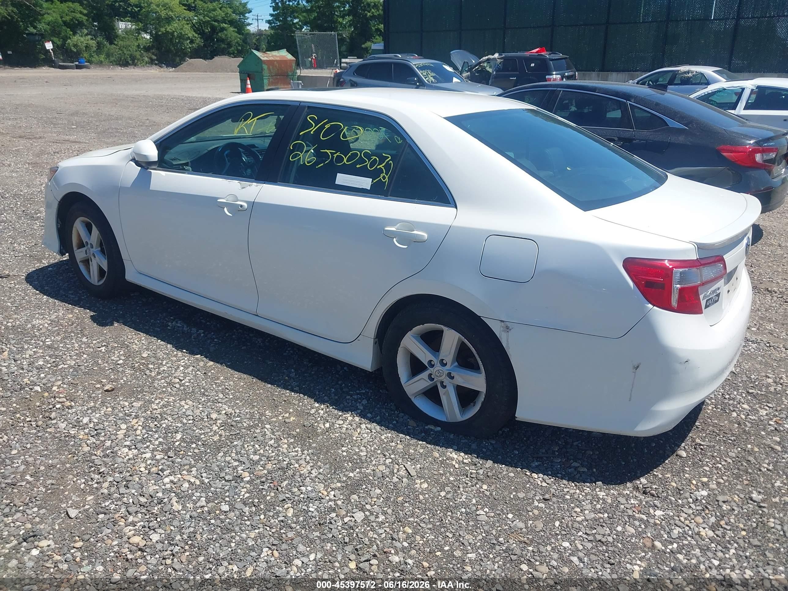 2014 Toyota Camry Se White vin: 4T1BF1FK8EU428139