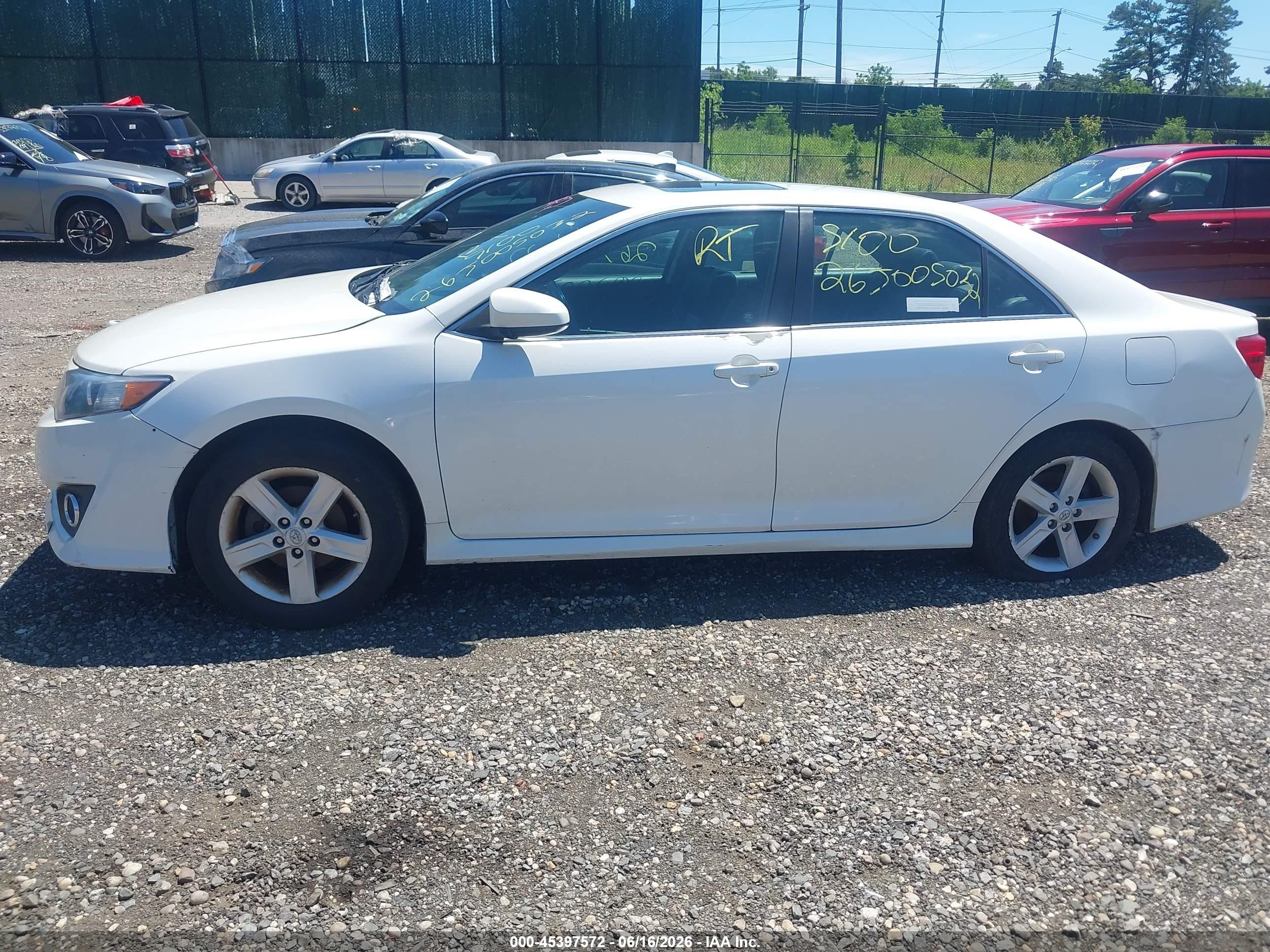 2014 Toyota Camry Se White vin: 4T1BF1FK8EU428139