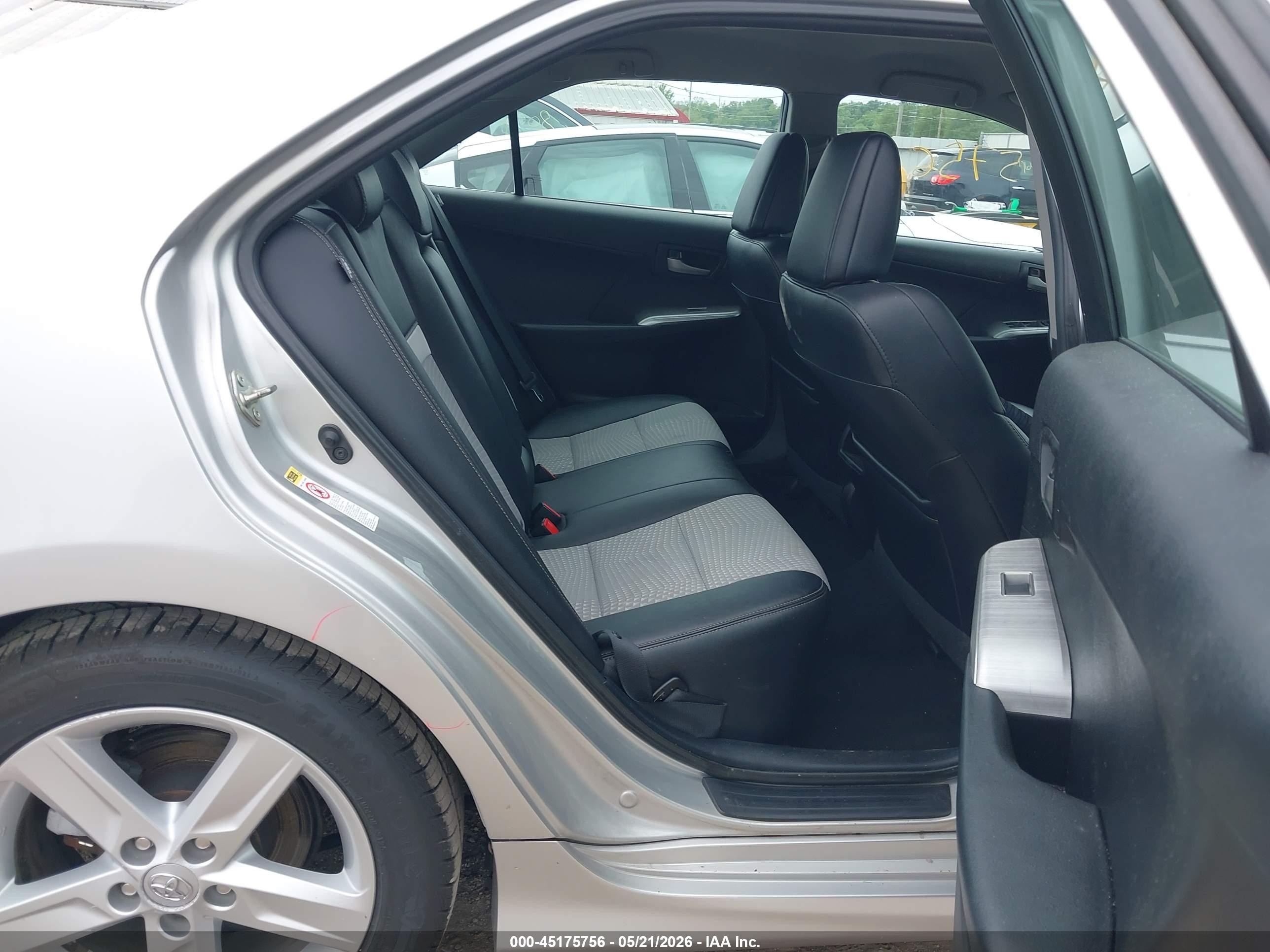 2014 Toyota Camry Se Silver vin: 4T1BF1FK8EU441201