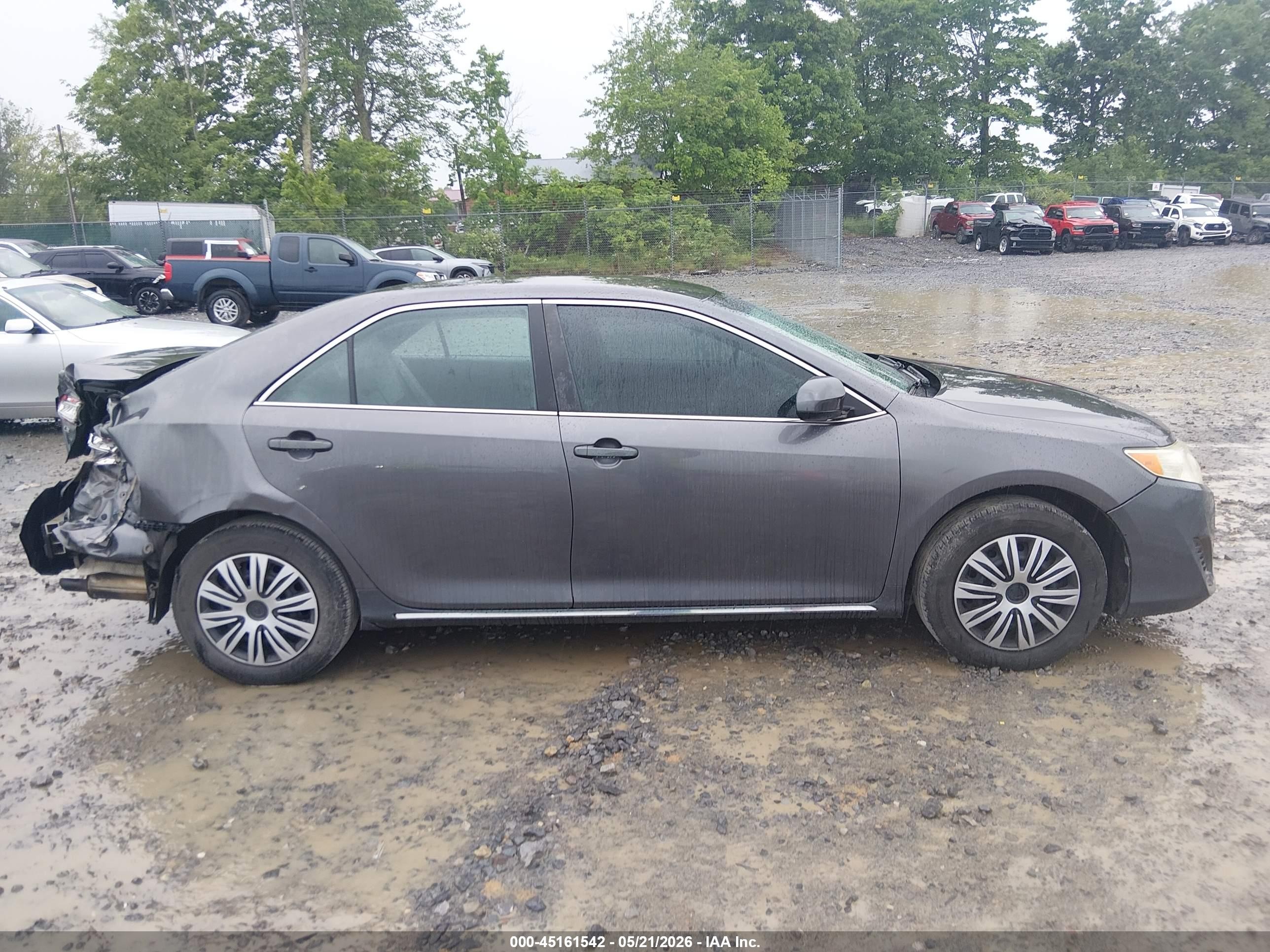 2014 Toyota Camry Le Gray vin: 4T1BF1FK8EU443806