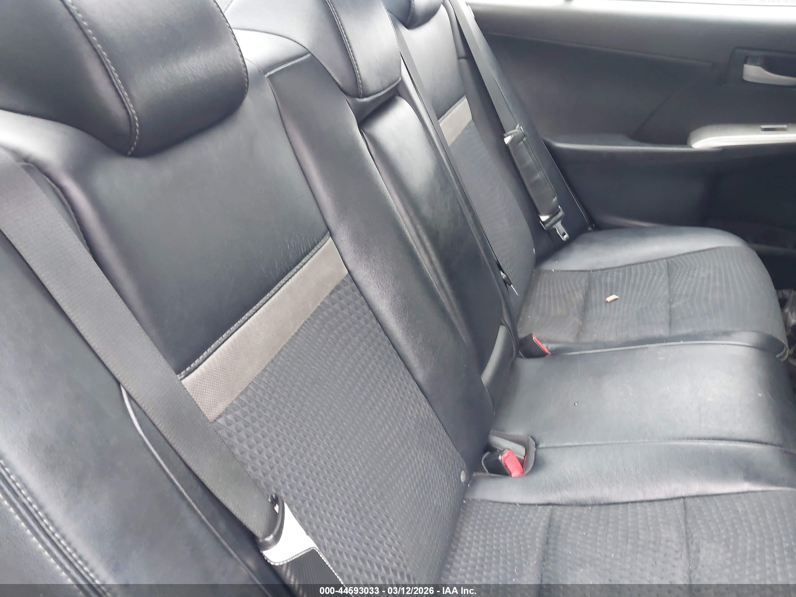 2014 Toyota Camry Se White vin: 4T1BF1FK8EU445684