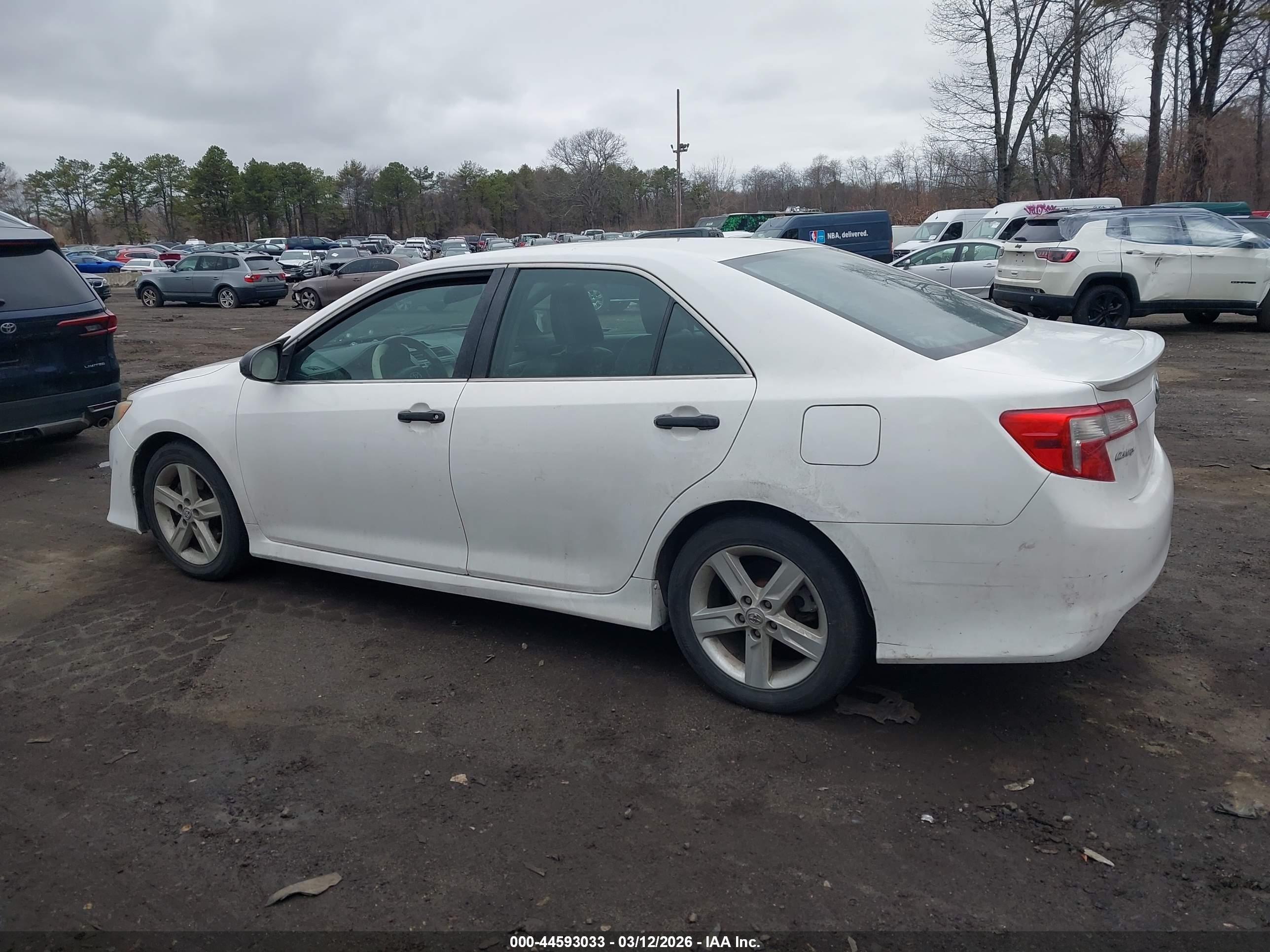 2014 Toyota Camry Se White vin: 4T1BF1FK8EU445684