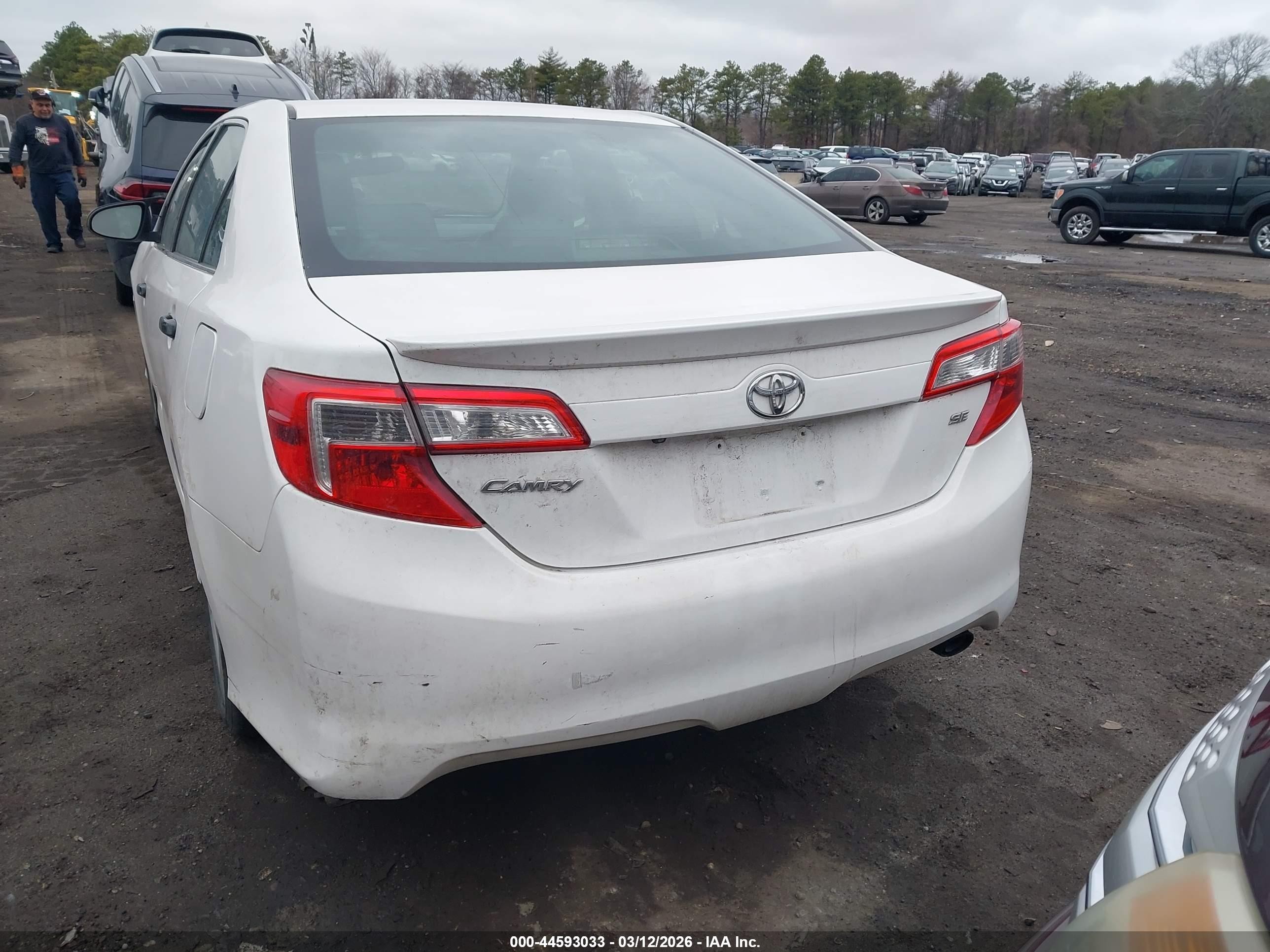 2014 Toyota Camry Se White vin: 4T1BF1FK8EU445684