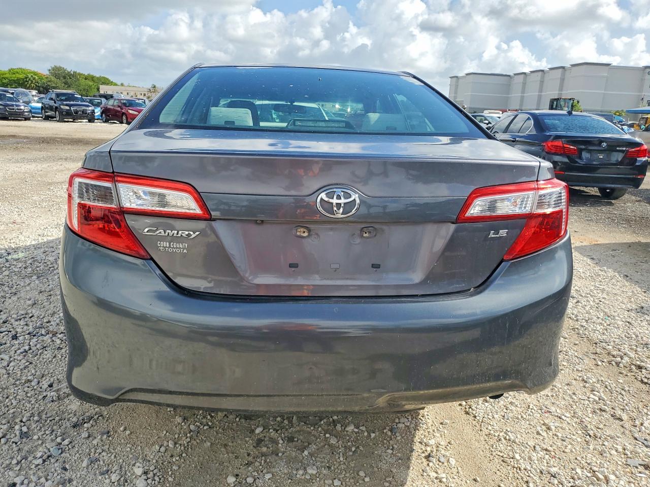 2014 Toyota Camry Le Gray vin: 4T1BF1FK8EU457916