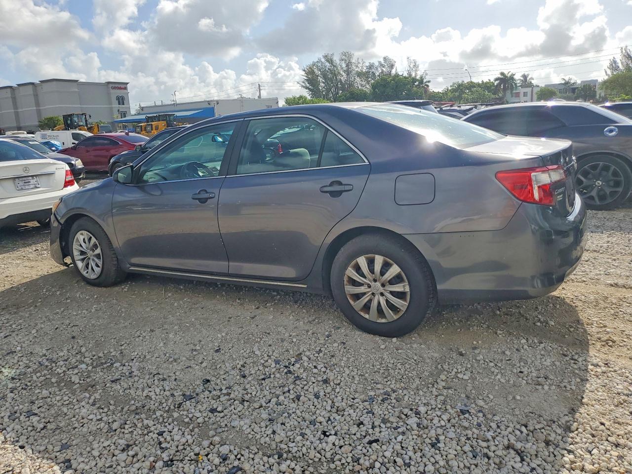 2014 Toyota Camry Le Gray vin: 4T1BF1FK8EU457916