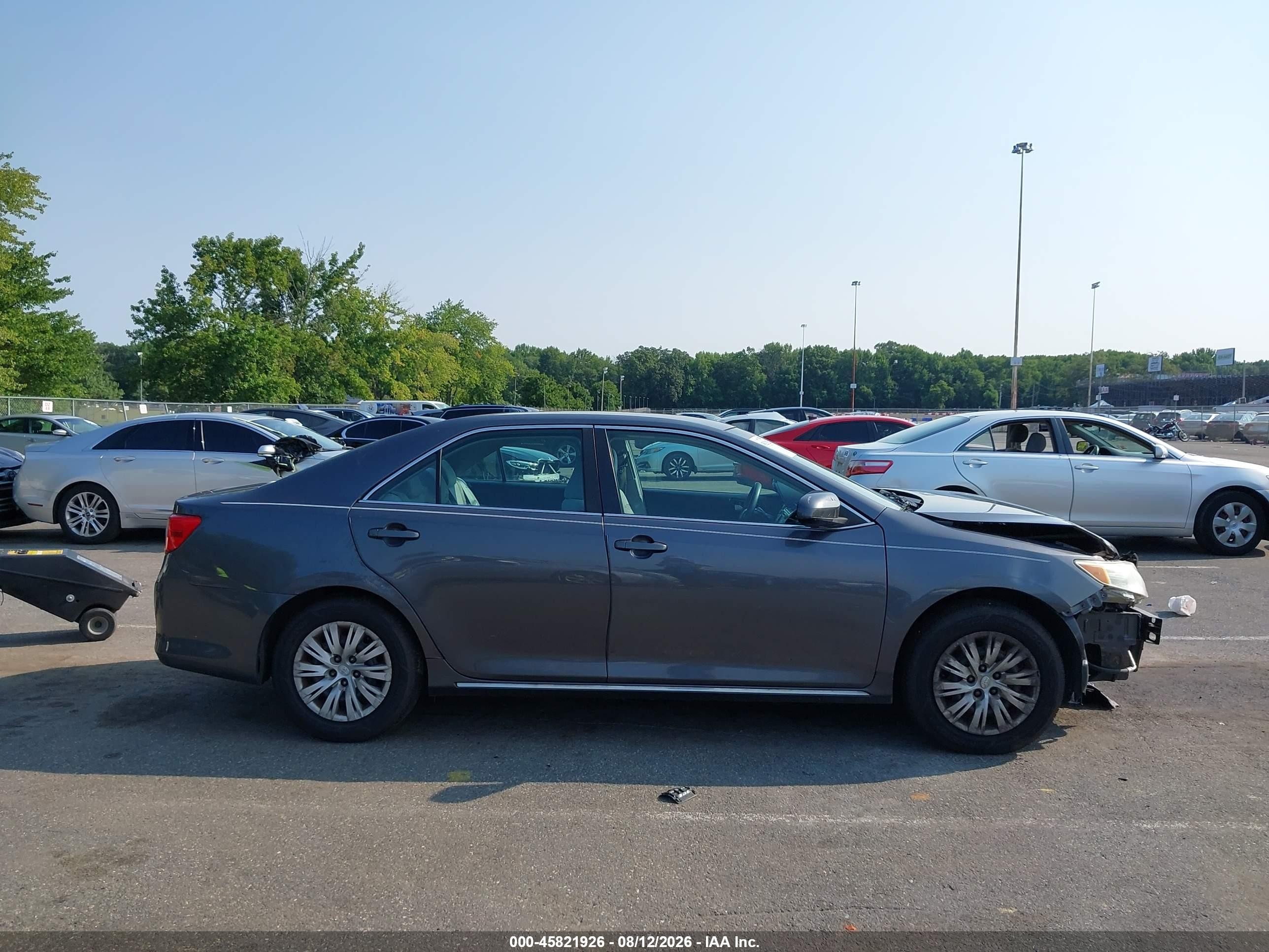 2014 Toyota Camry Le Gray vin: 4T1BF1FK8EU472819