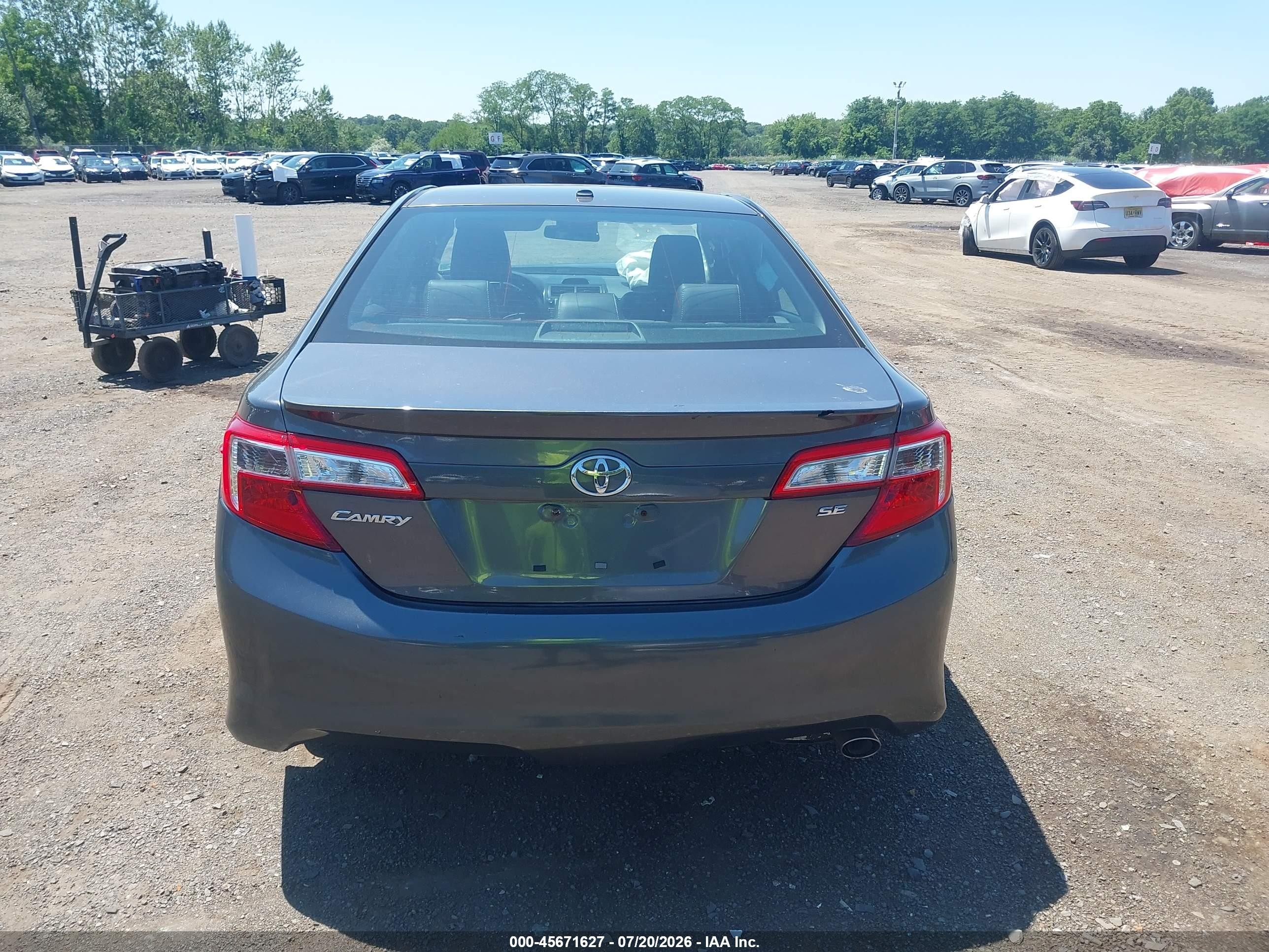 2014 Toyota Camry Se Sport Gray vin: 4T1BF1FK8EU759013