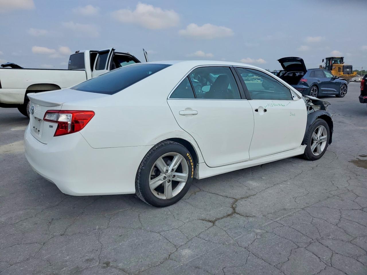 2014 Toyota Camry Se White vin: 4T1BF1FK8EU774658