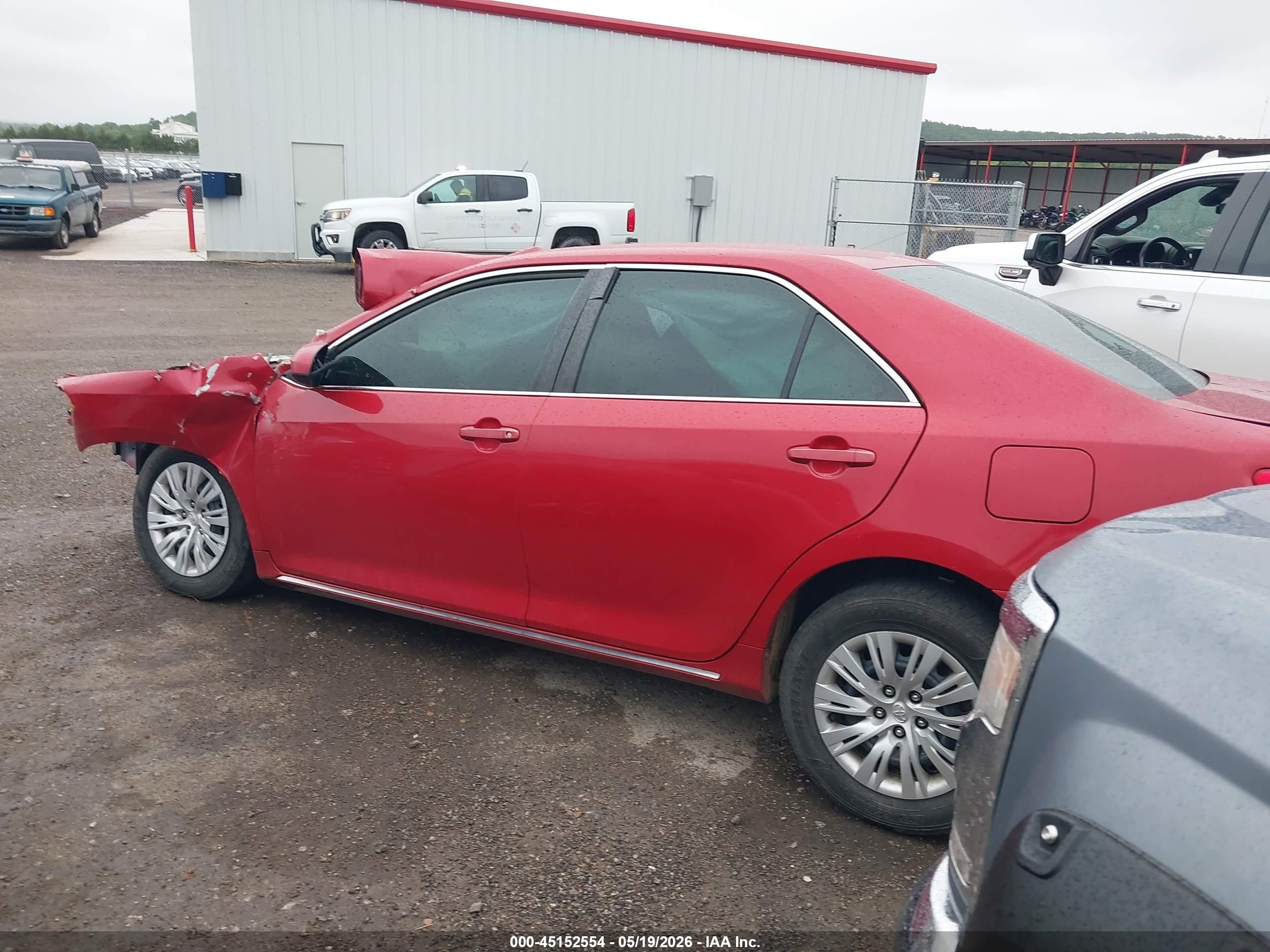 2014 Toyota Camry Le Red vin: 4T1BF1FK8EU811739