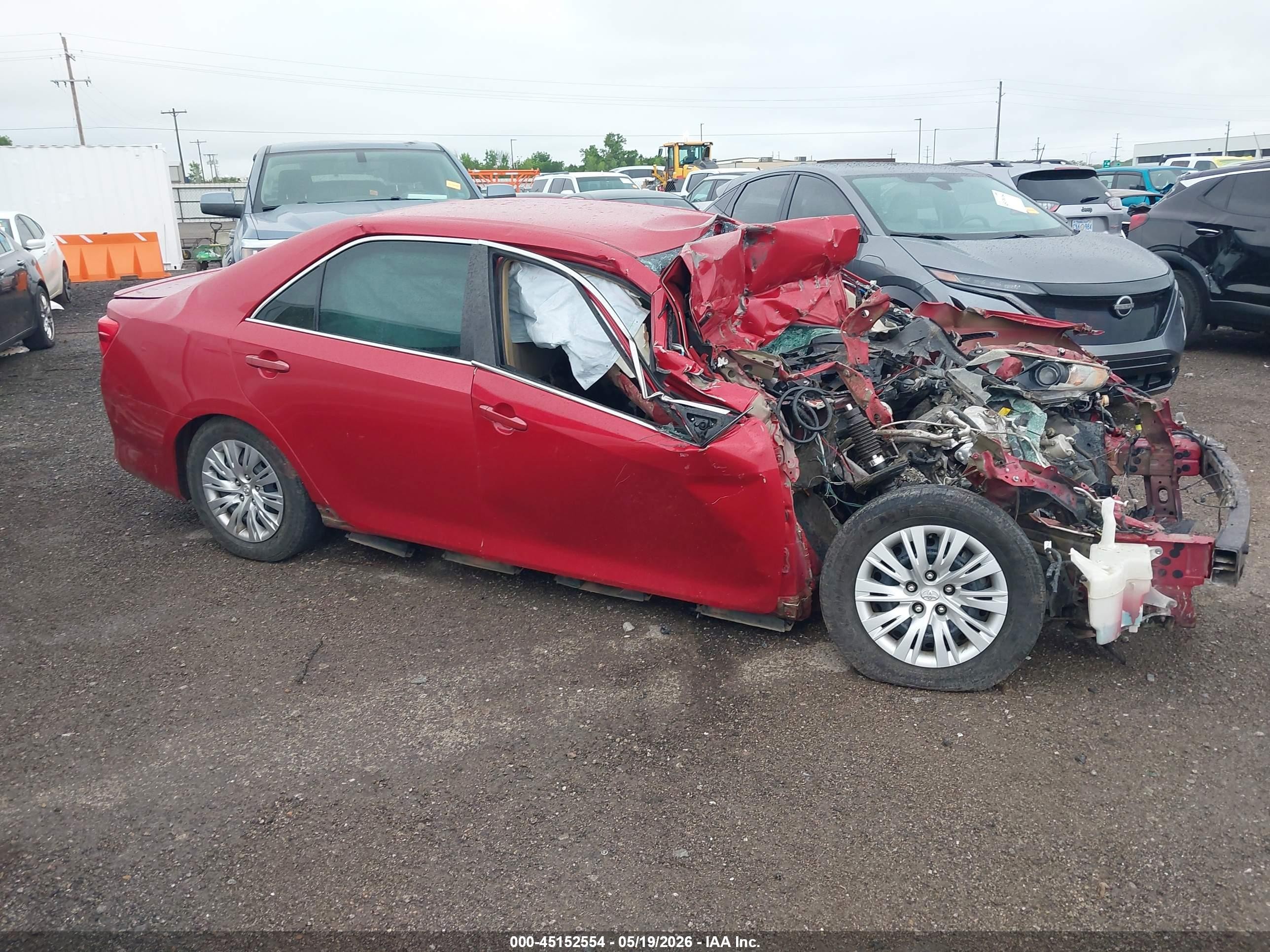 2014 Toyota Camry Le Red vin: 4T1BF1FK8EU811739