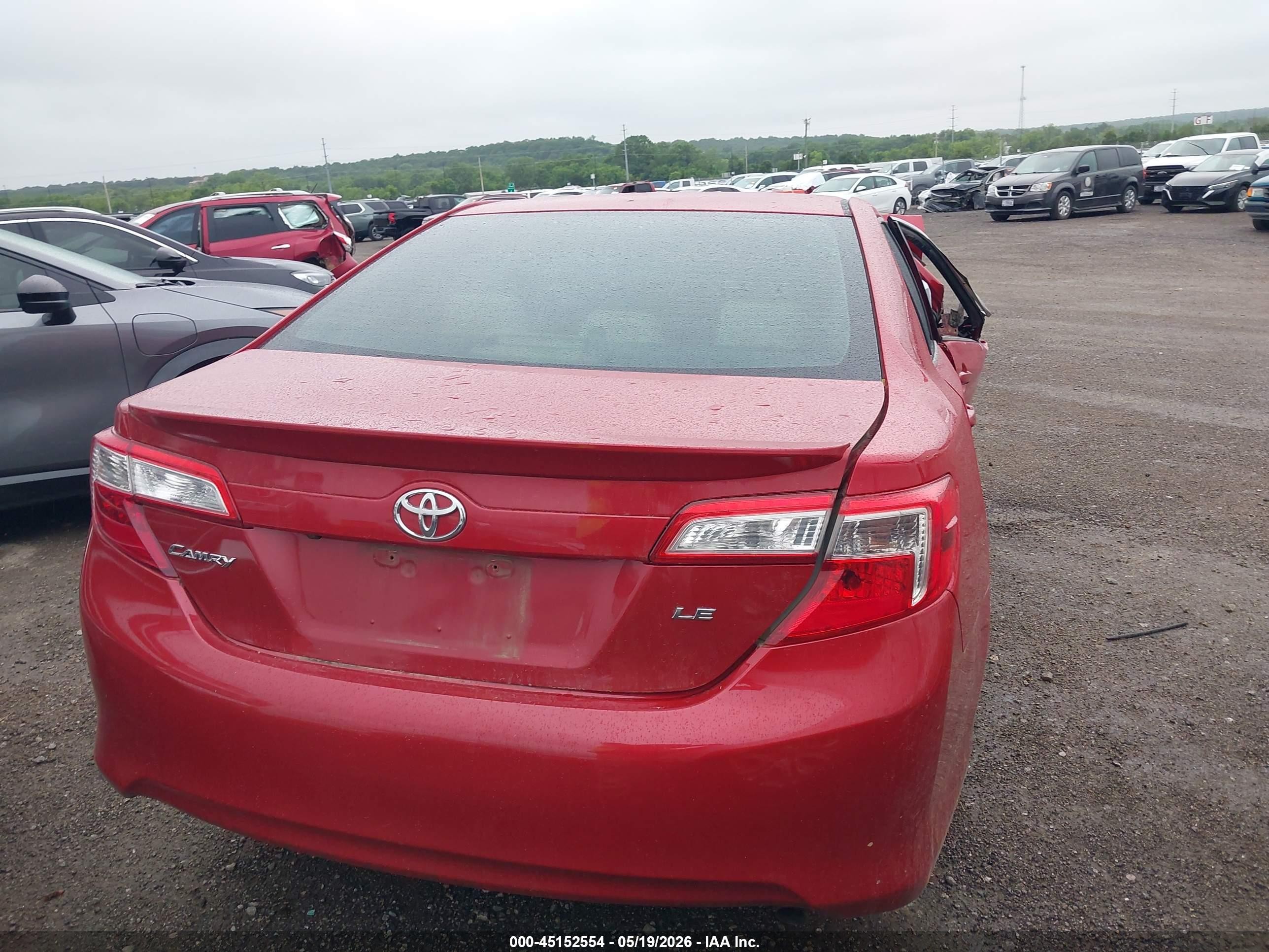 2014 Toyota Camry Le Red vin: 4T1BF1FK8EU811739