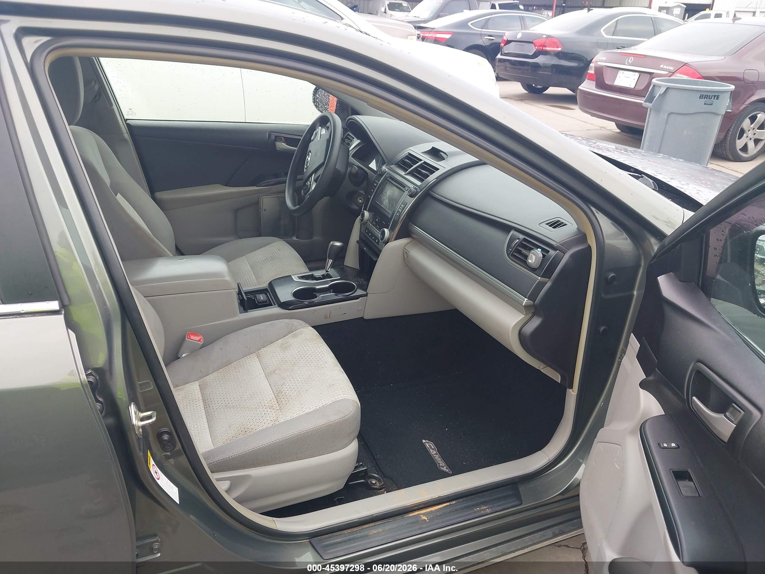 2014 Toyota Camry Le Зеленый vin: 4T1BF1FK8EU814575