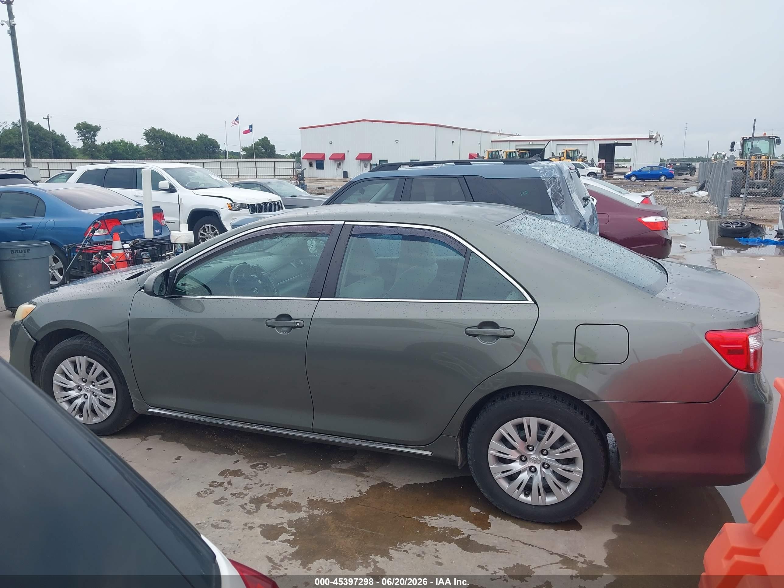 2014 Toyota Camry Le Зеленый vin: 4T1BF1FK8EU814575