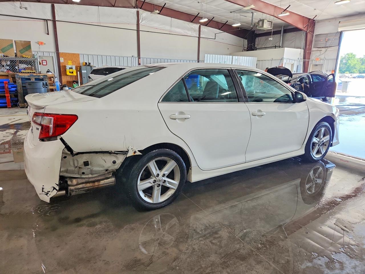 2014 Toyota Camry Se White vin: 4T1BF1FK8EU830985