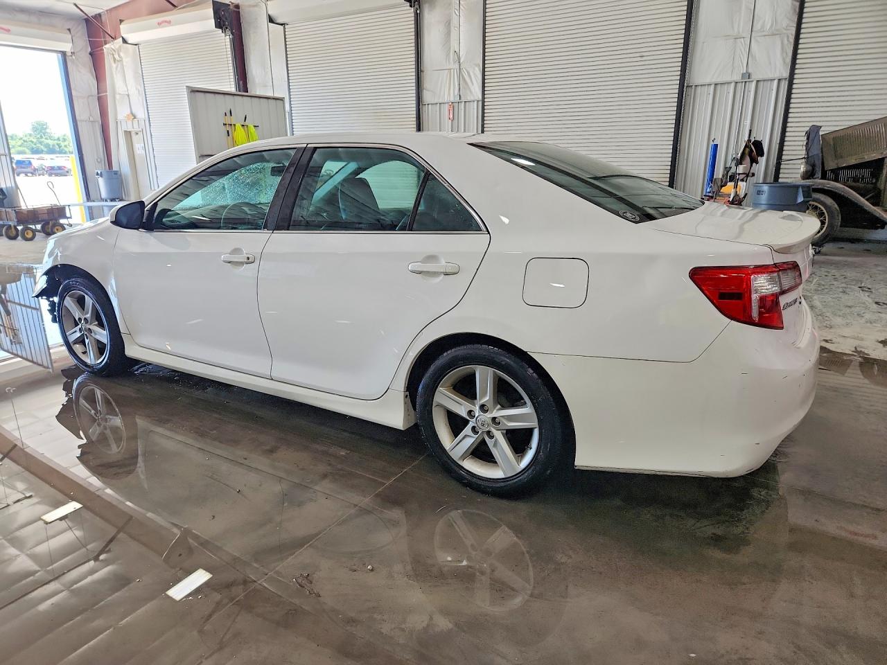 2014 Toyota Camry Se White vin: 4T1BF1FK8EU830985