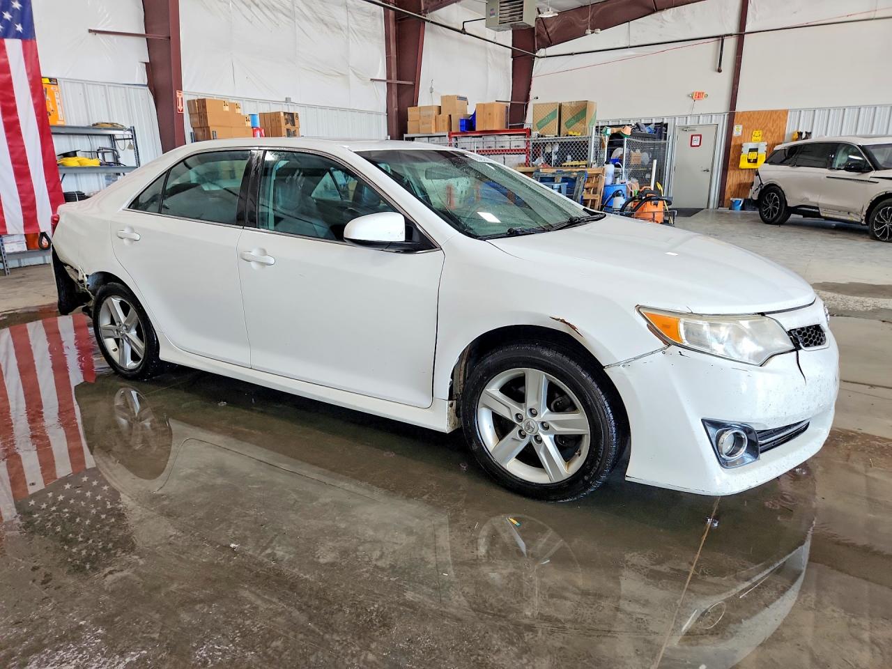 2014 Toyota Camry Se White vin: 4T1BF1FK8EU830985