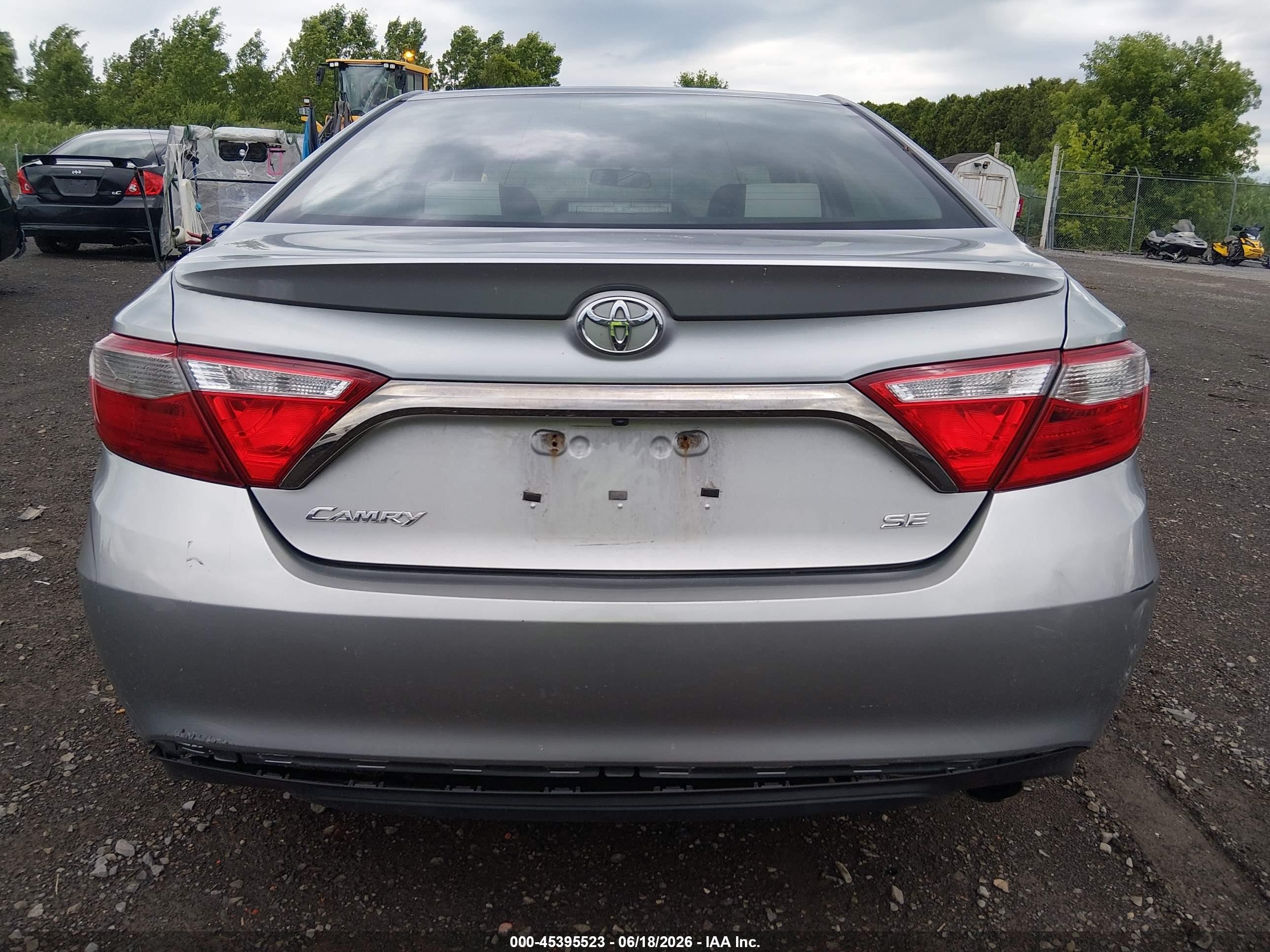 2015 Toyota Camry Se Серебряный vin: 4T1BF1FK8FU005143